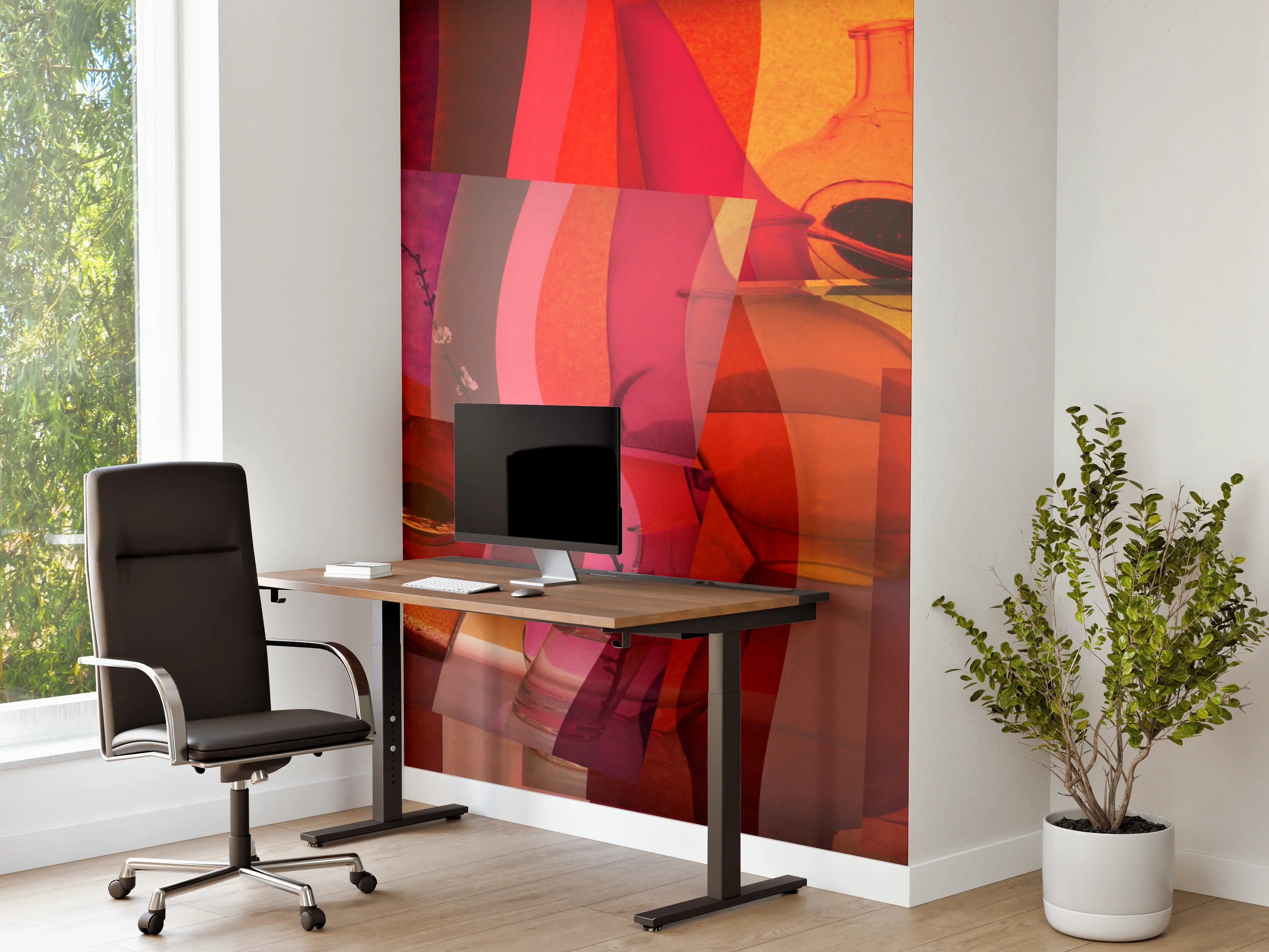 Büro Wandgestaltung - Bunte Glasflaschen und Pflanzen in Farbenpracht