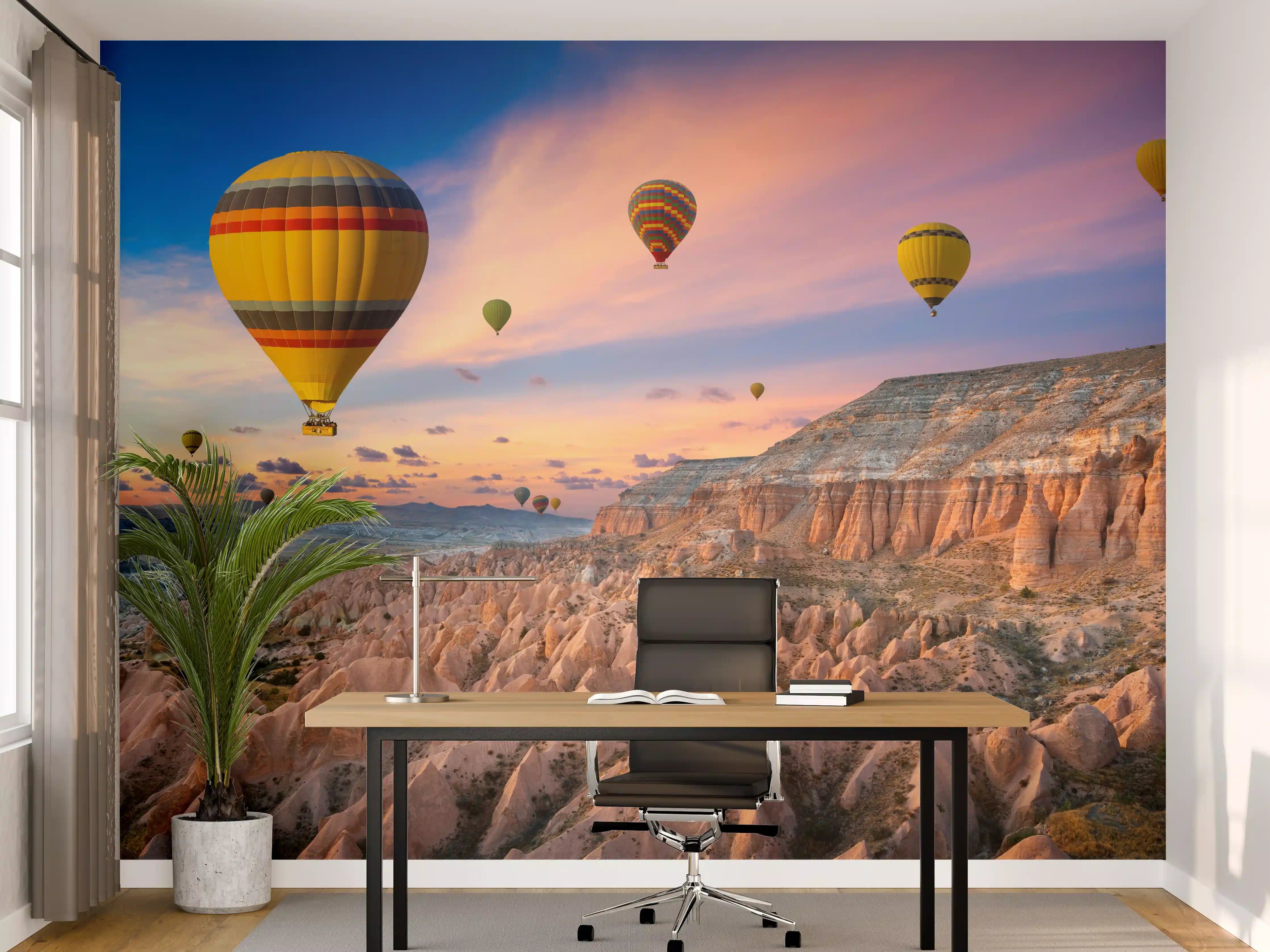 Büro Wandgestaltung - Bunte Heißluftballons über einer Felsenlandschaft