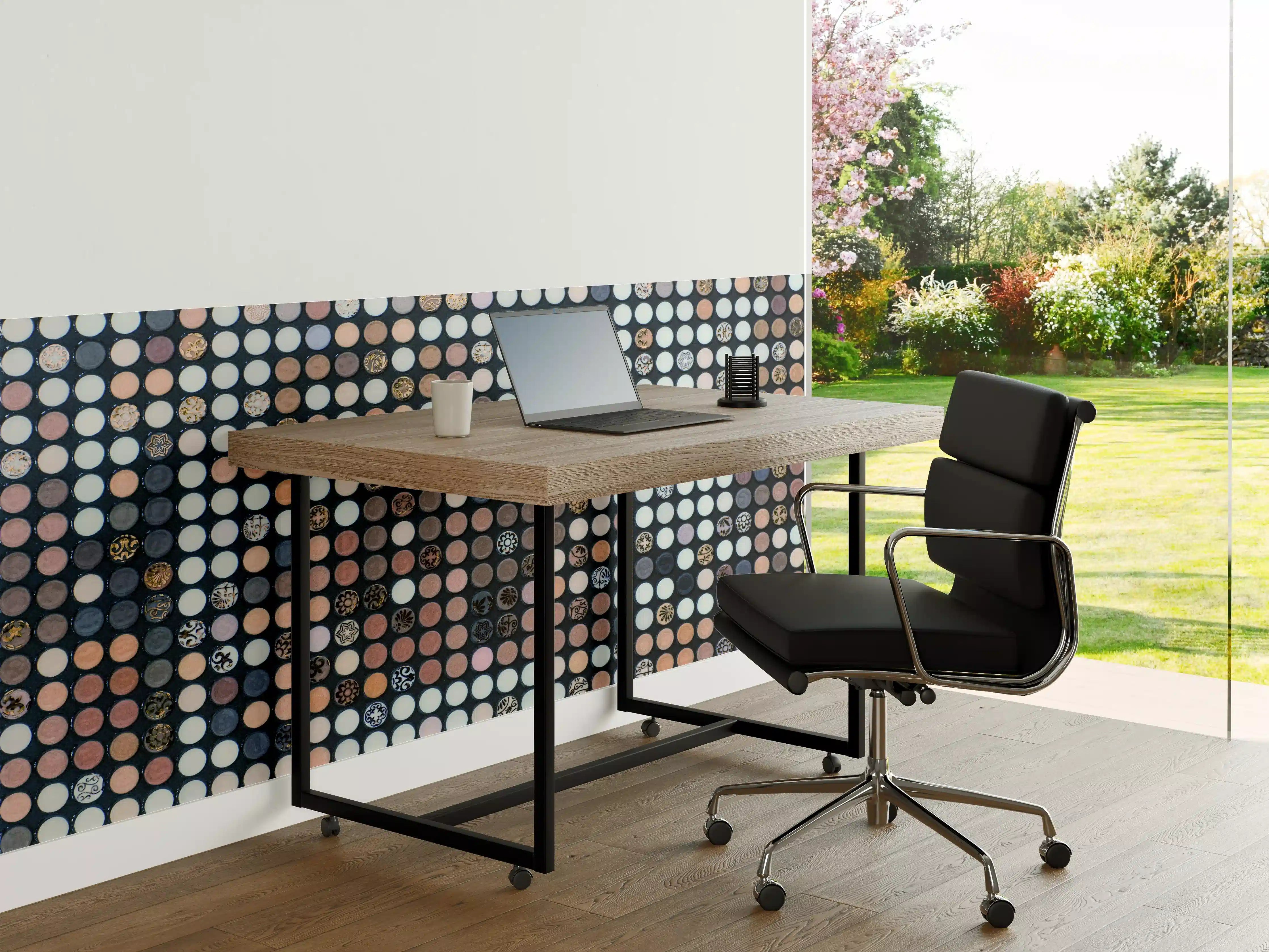 Büro Wandgestaltung - Bunte Mosaikwelt aus runden Scheiben