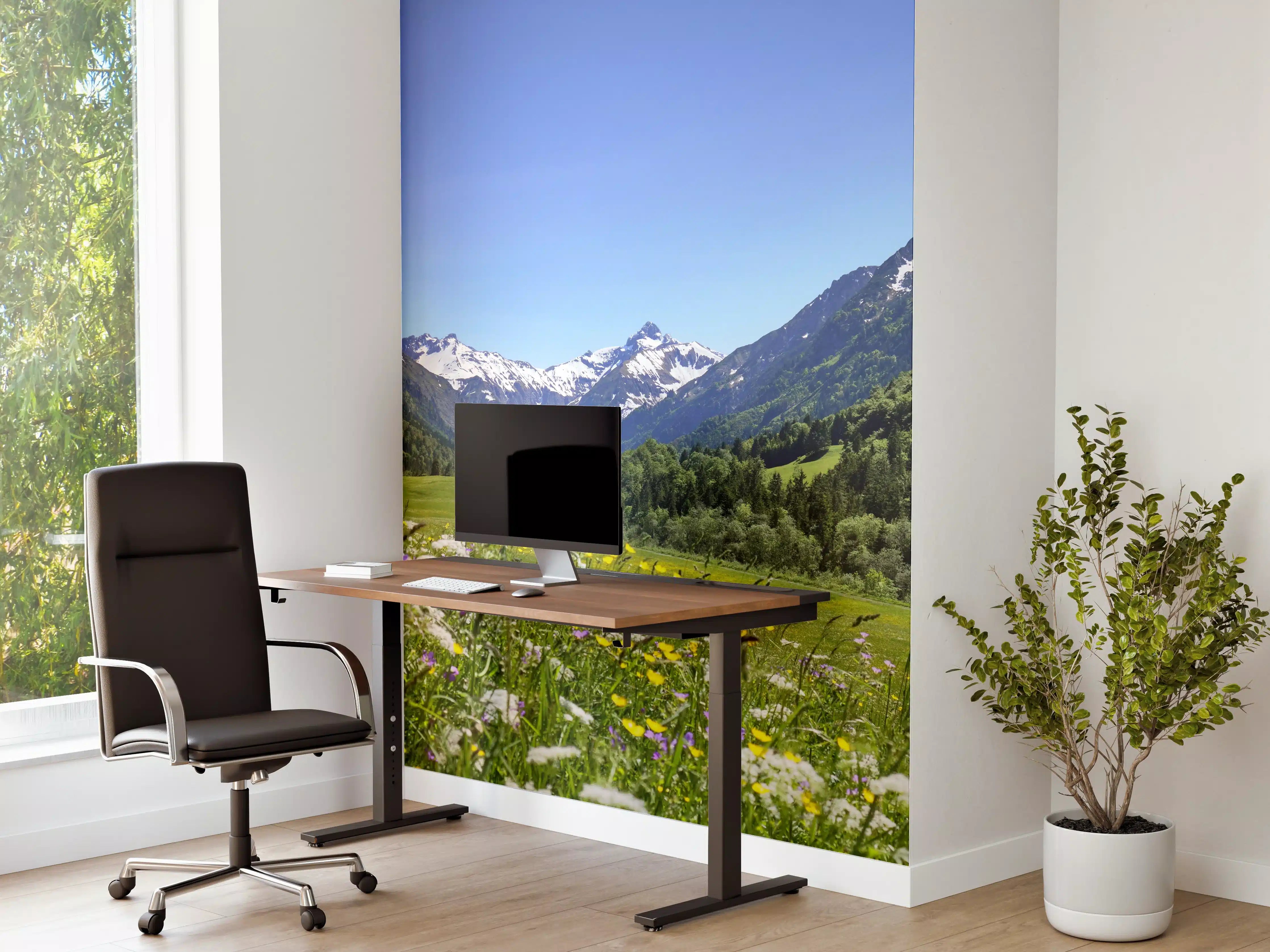 Büro Wandgestaltung - Bunte Wiese in den Alpen