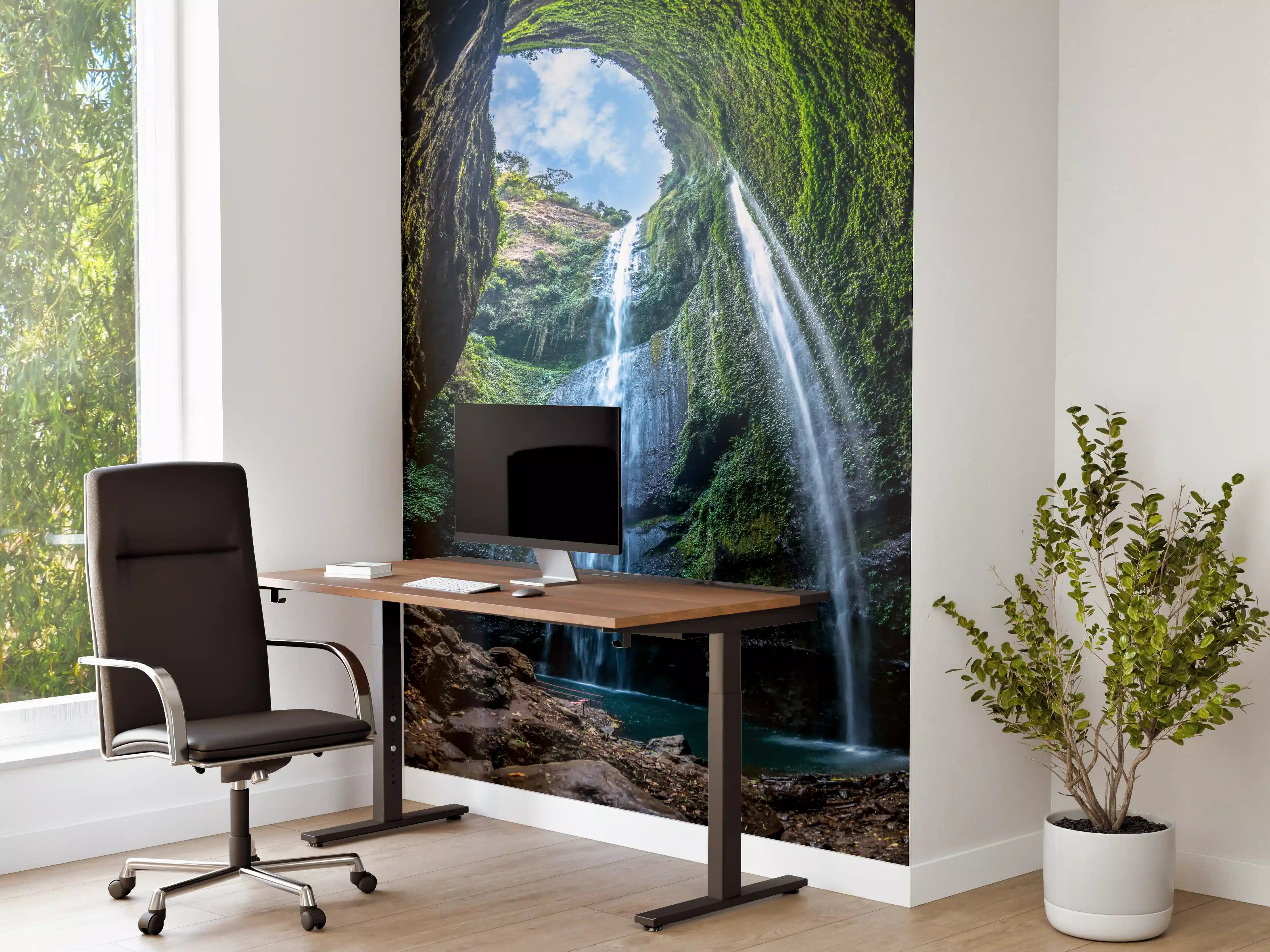 Büro Wandgestaltung - Der Madakaripura-Wasserfall in Indonesien