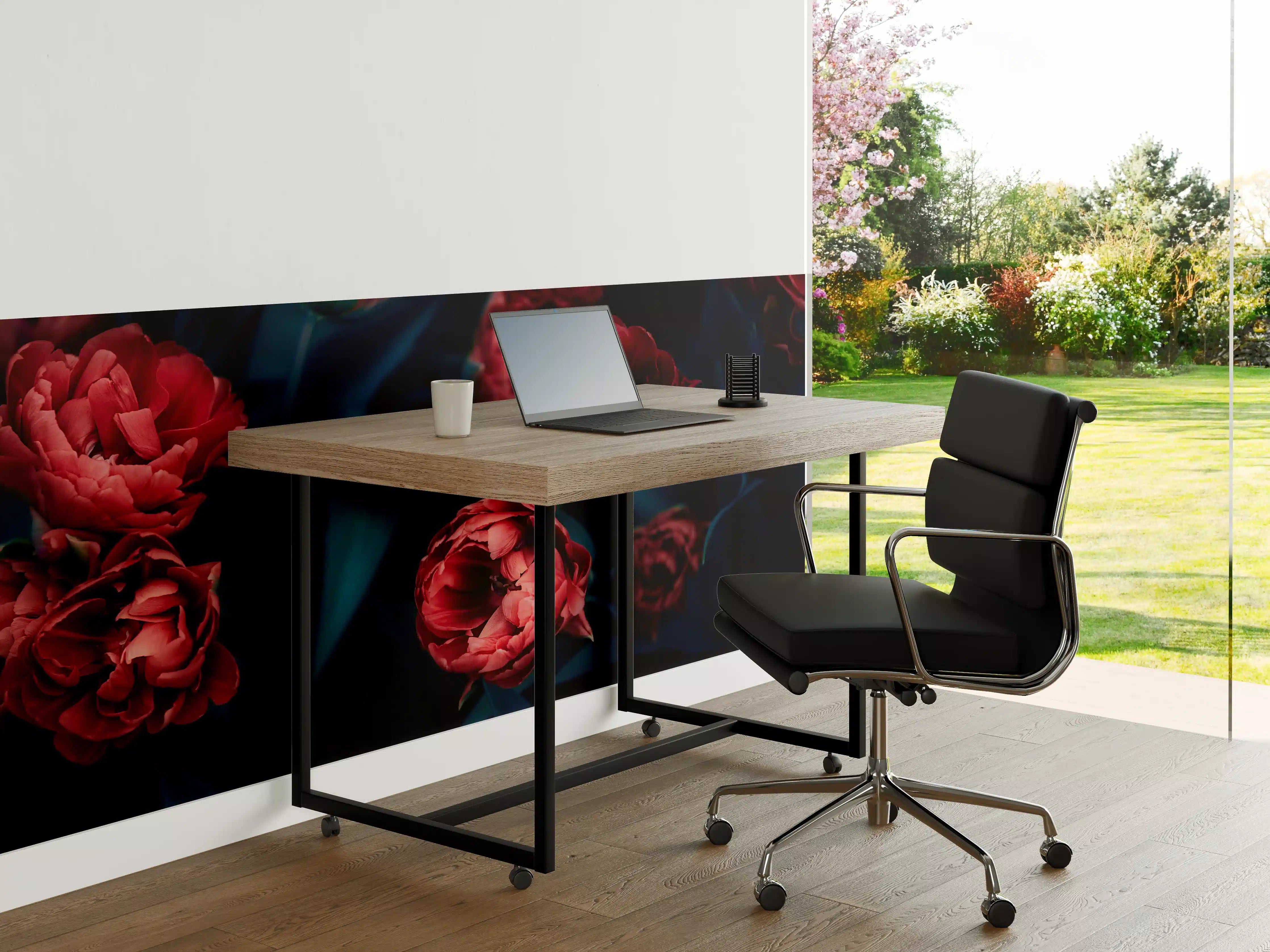 Büro Wandgestaltung - Dunkle Rote Pfingstrosen mit dunklem Hintergrund