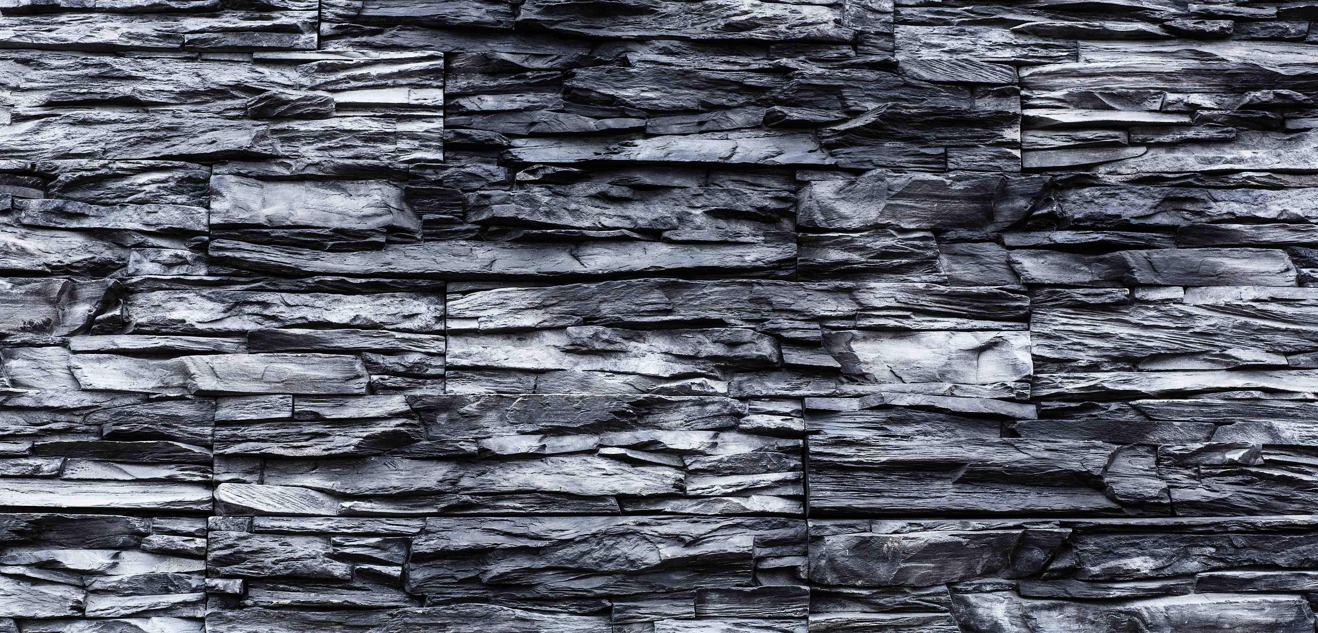 Büro Wandgestaltung-Dunkle Schiefersteinwand