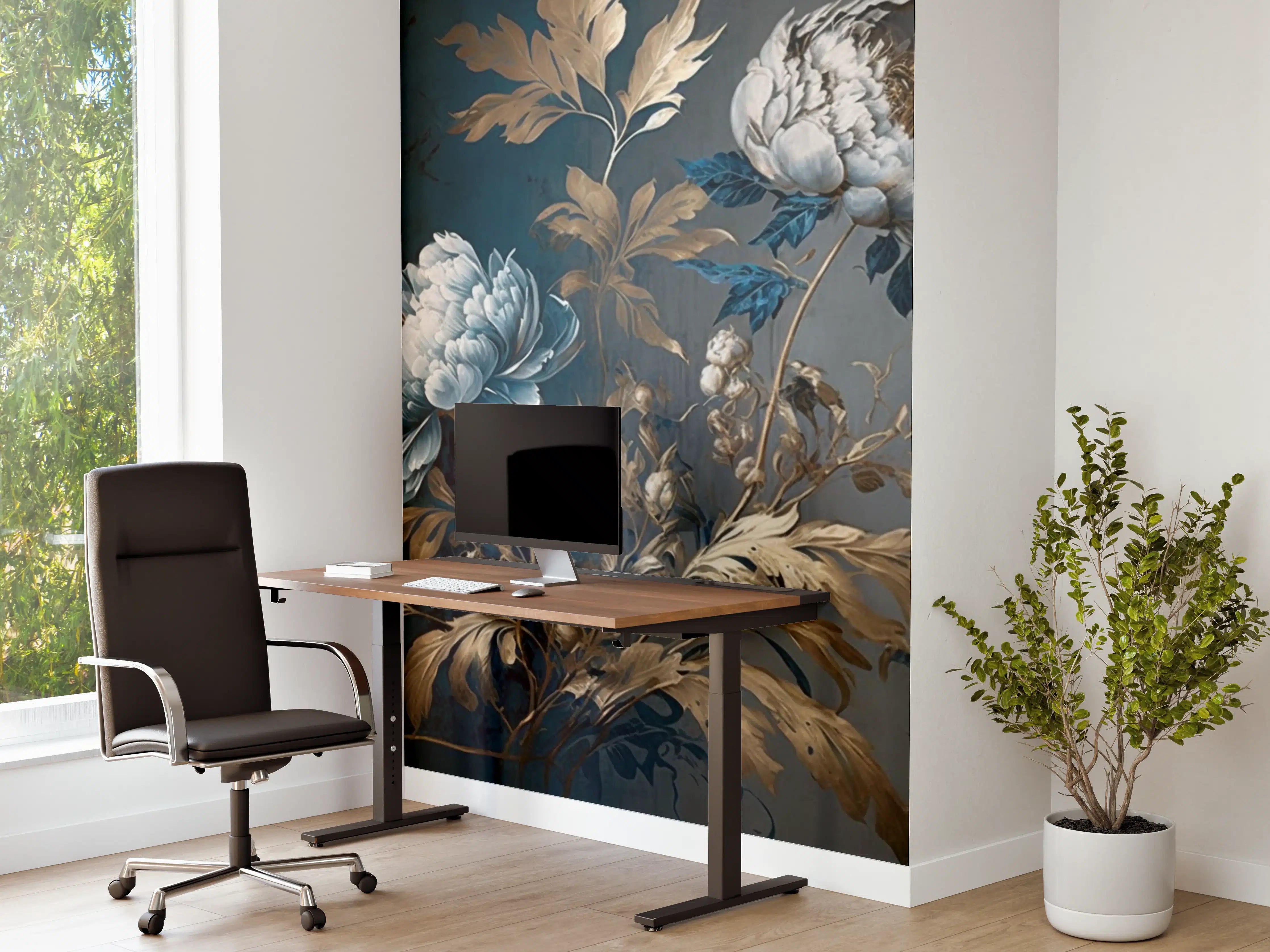 Büro Wandgestaltung - Elegante Blumenmalerei mit blauen und goldenen Akzenten