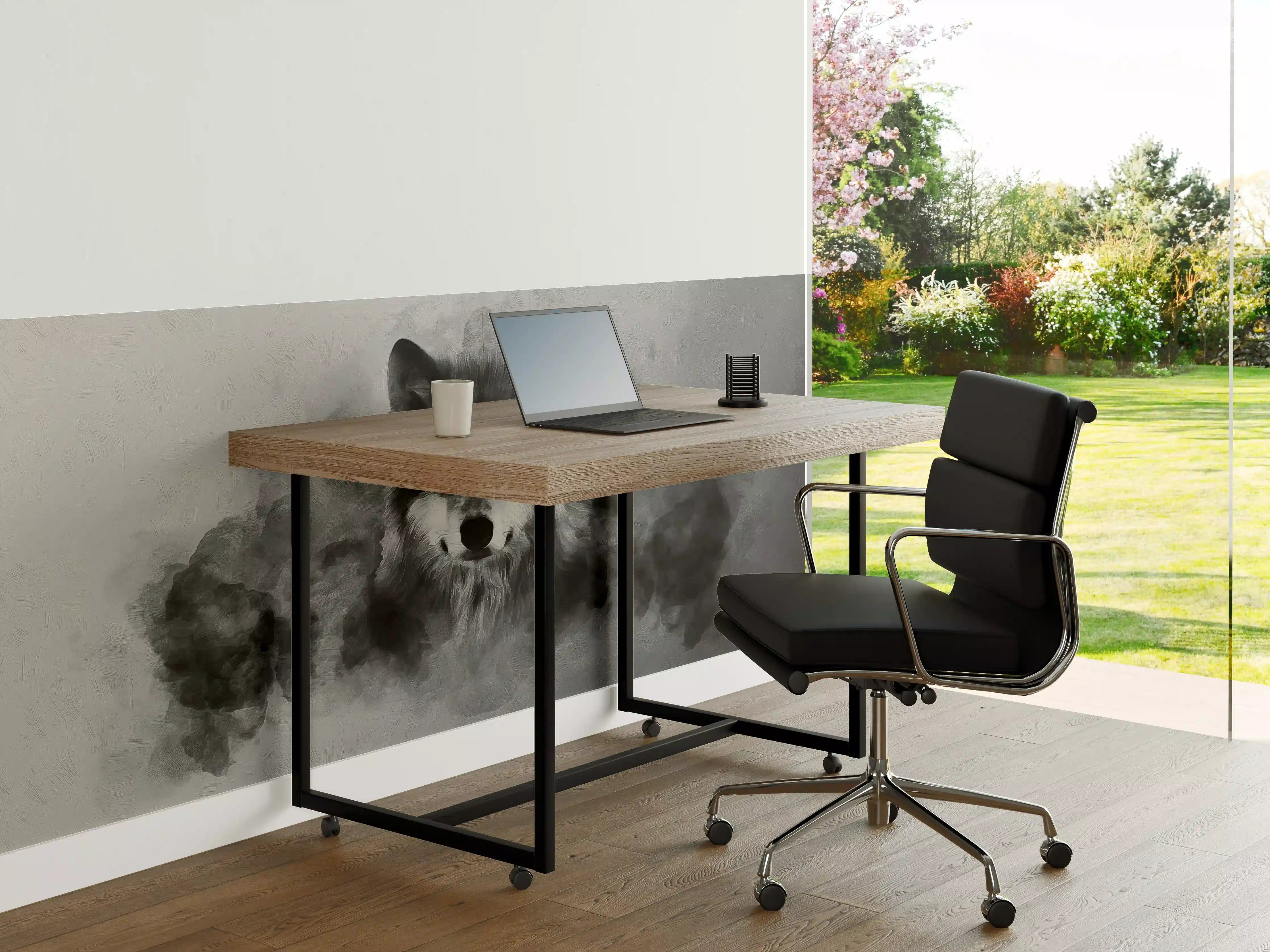 Büro Wandgestaltung - Faszinierende Wolfssilhouette in Schwarz-Weiß