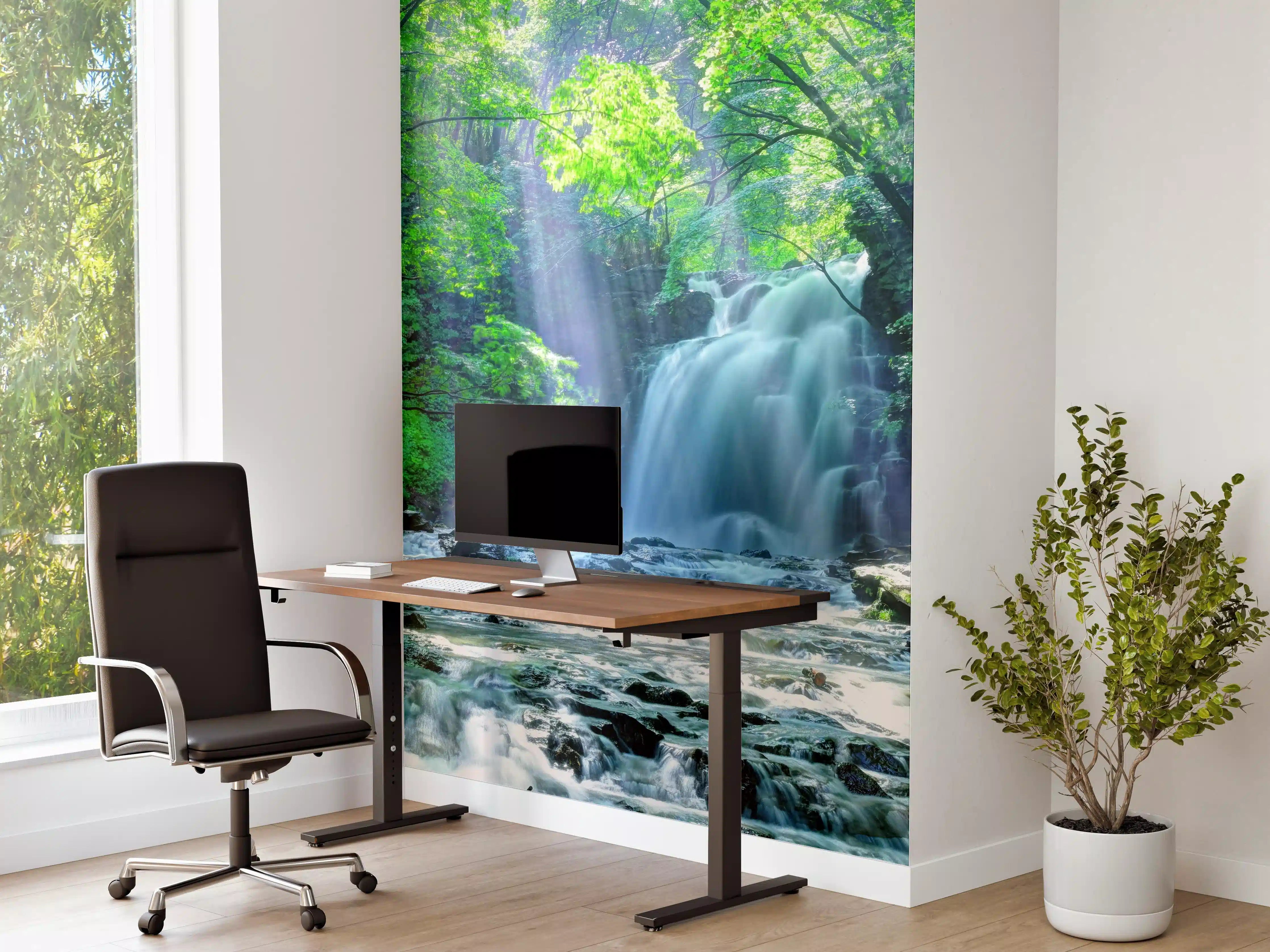 Büro Wandgestaltung - Friedlicher Wasserfall im Wald von Asama