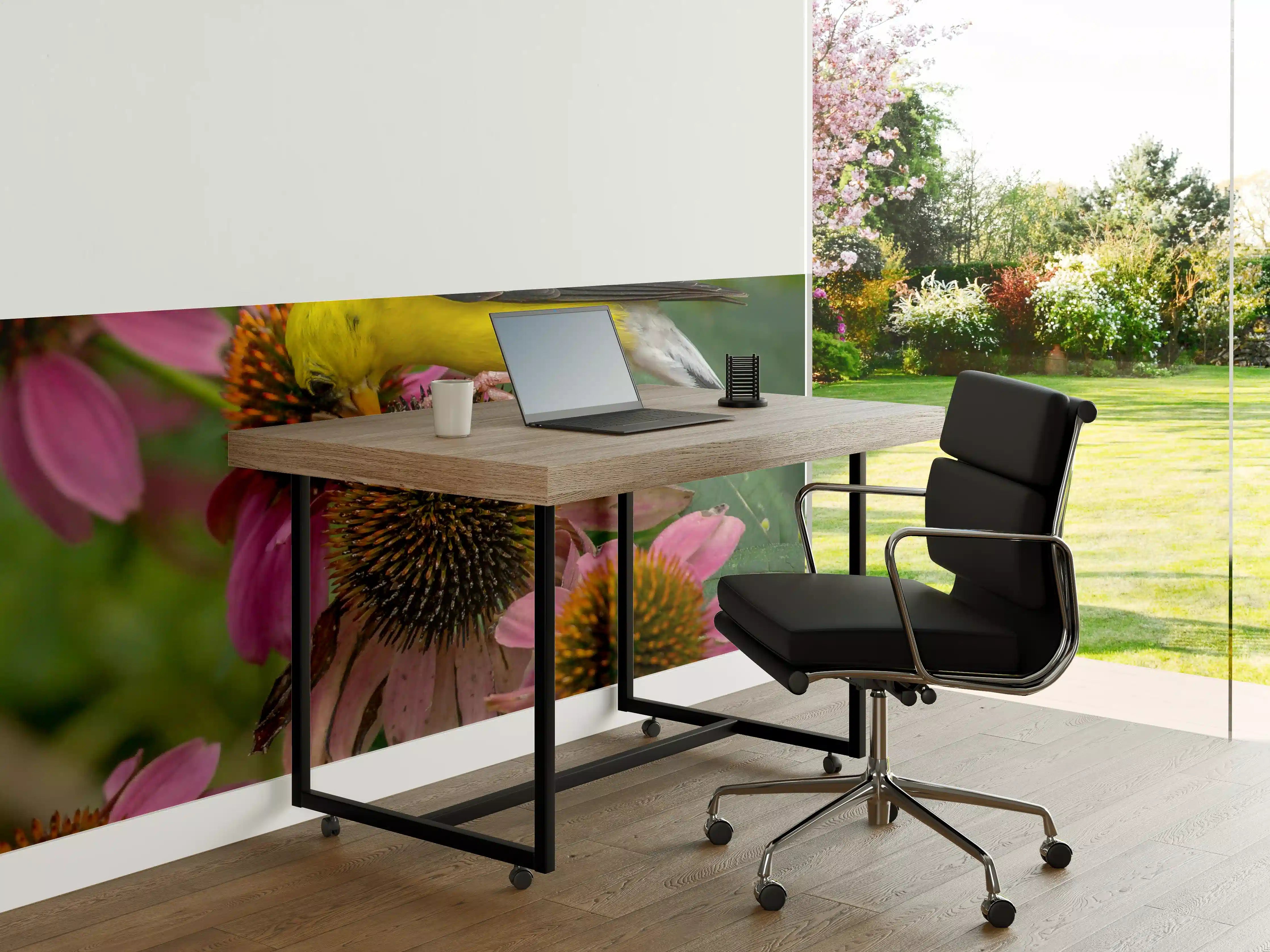 Büro Wandgestaltung - Gelber Vogel auf Pinken Blumen