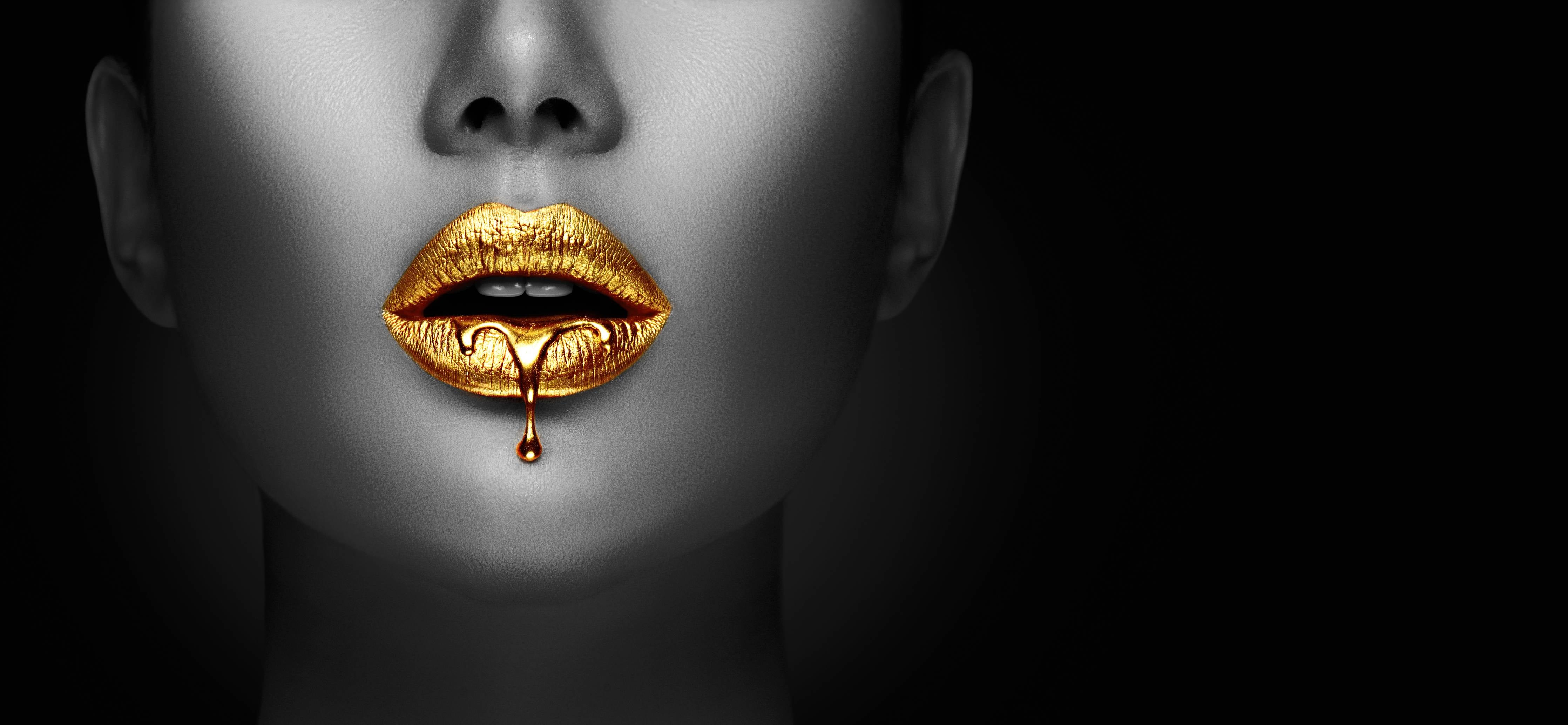 Büro Wandgestaltung-Goldene Lippen Liquid Art