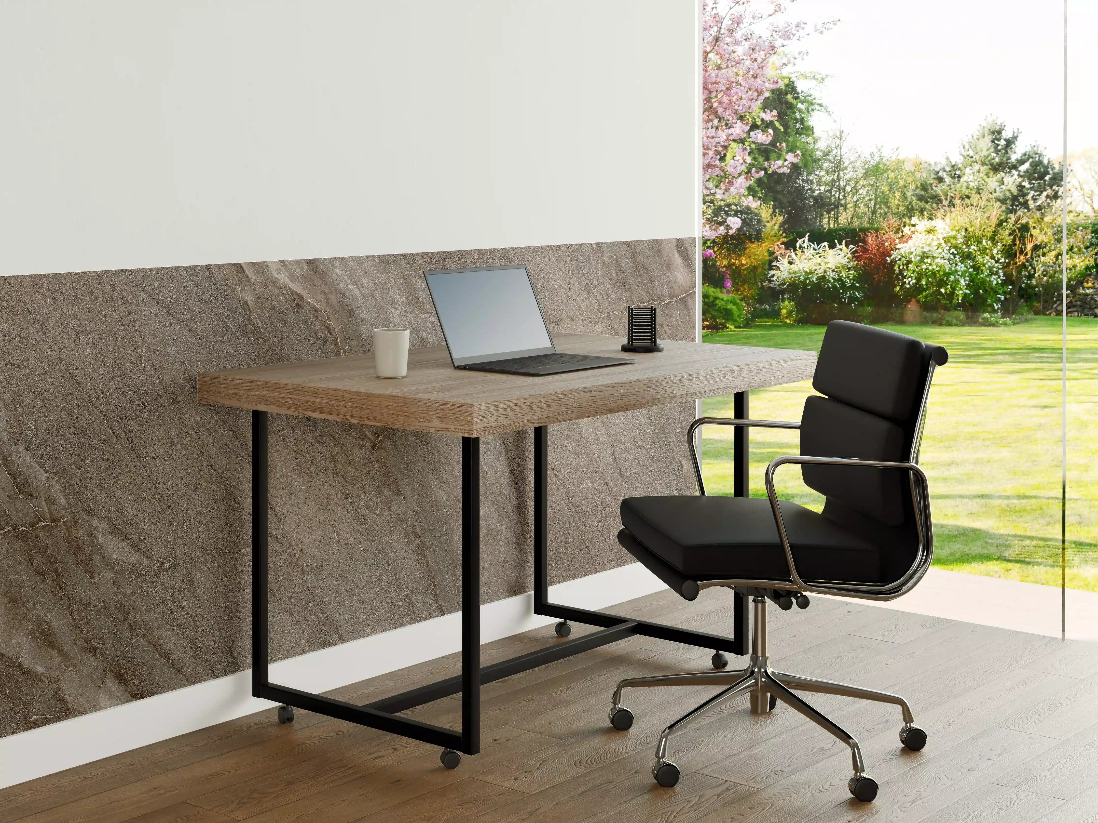 Büro Wandgestaltung - Gräulicher rissiger Tonstein