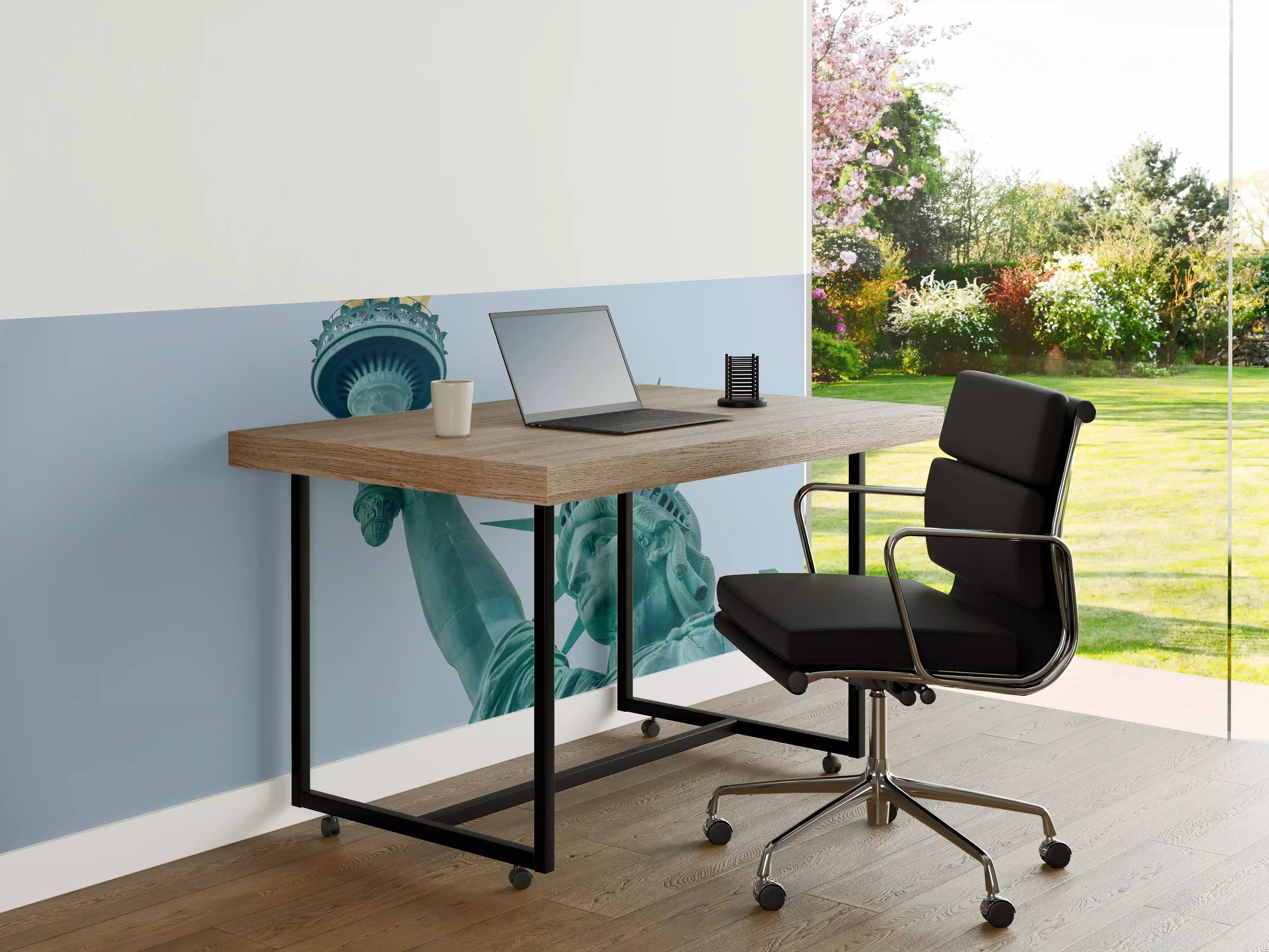Büro Wandgestaltung - Große Freiheitsstatue im blauen Himmel