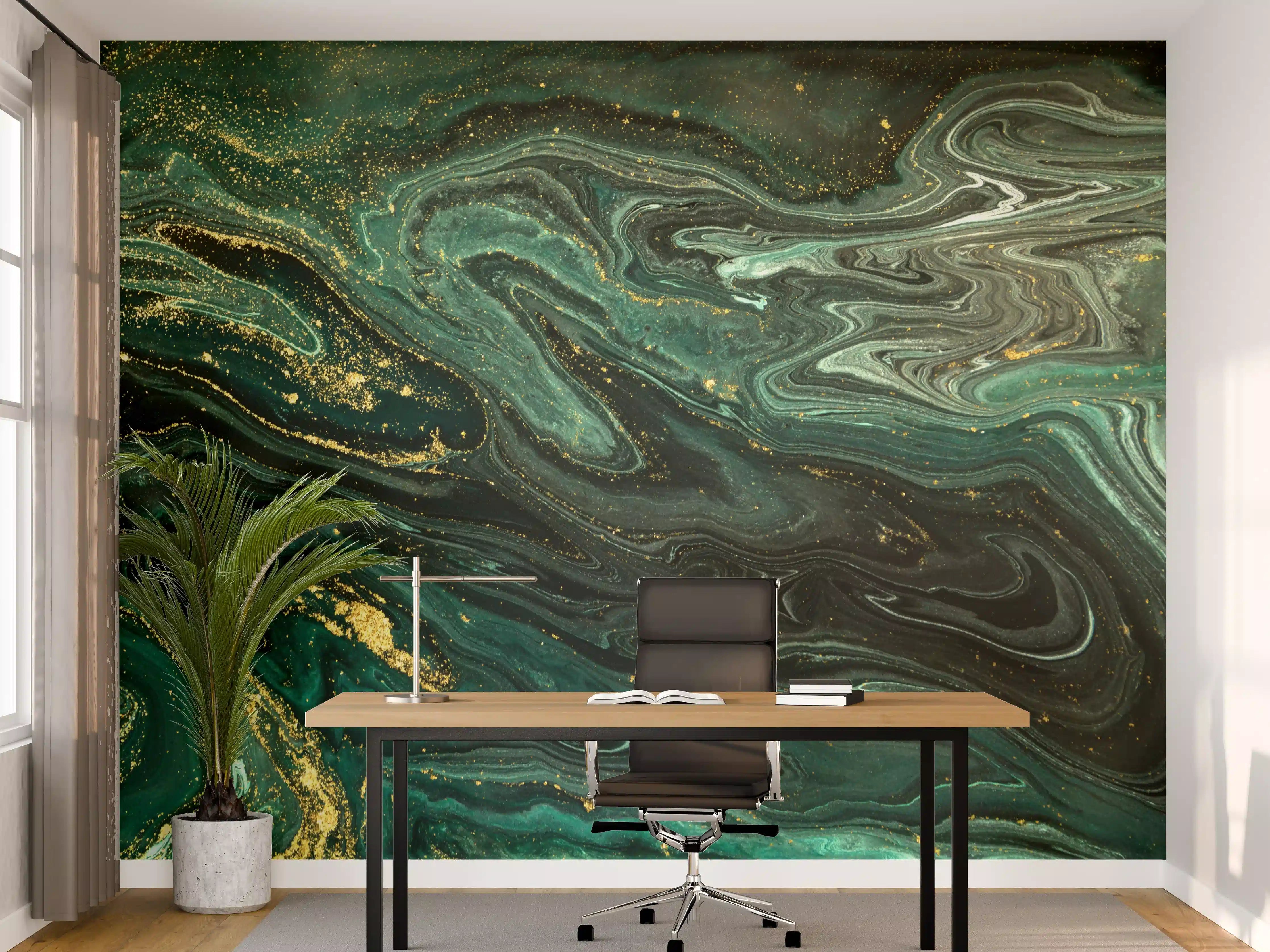 Büro Wandgestaltung - Grüner Marmor mit Goldakzenten