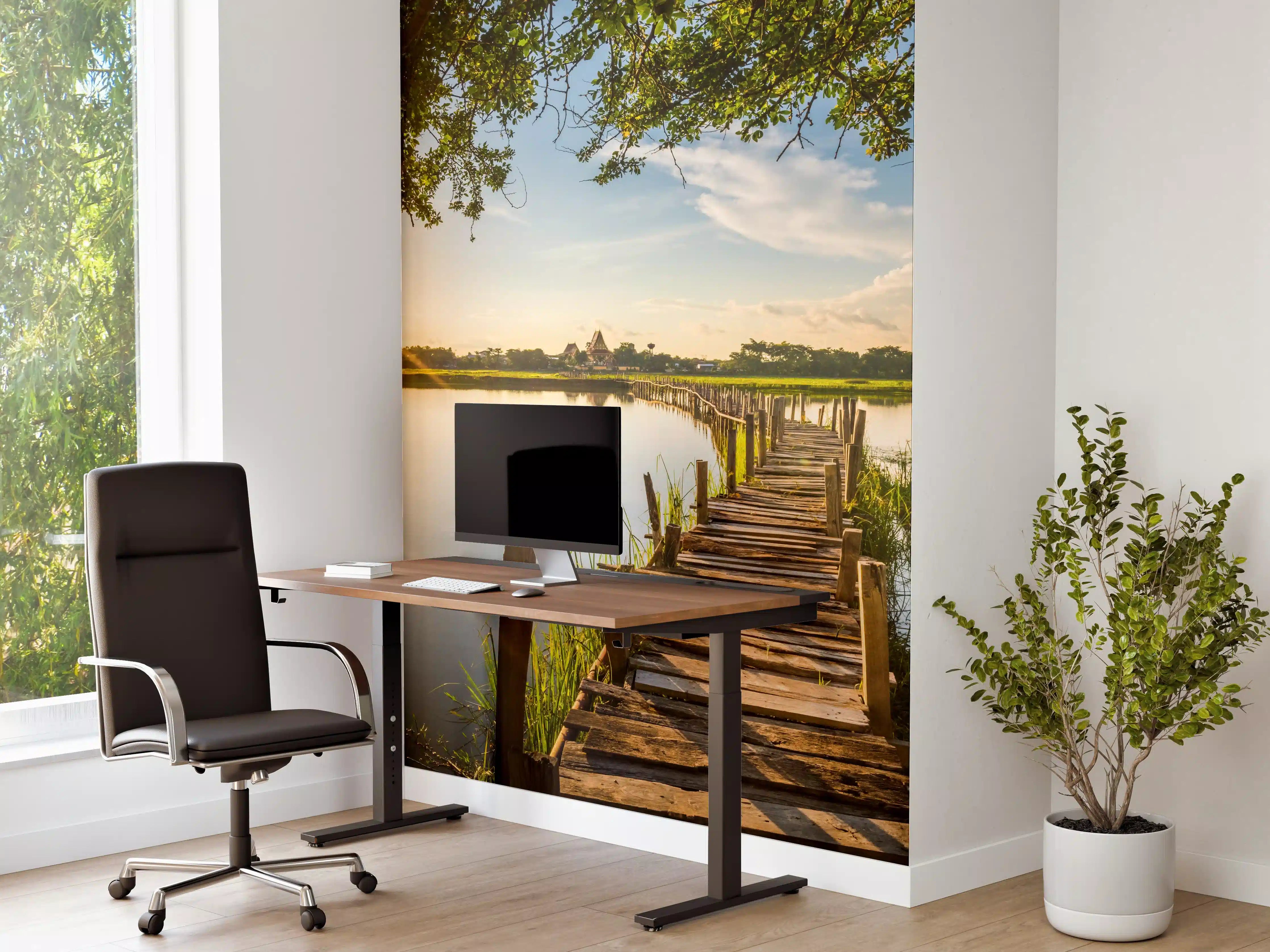 Büro Wandgestaltung - Holzbrücke am See - Thailand