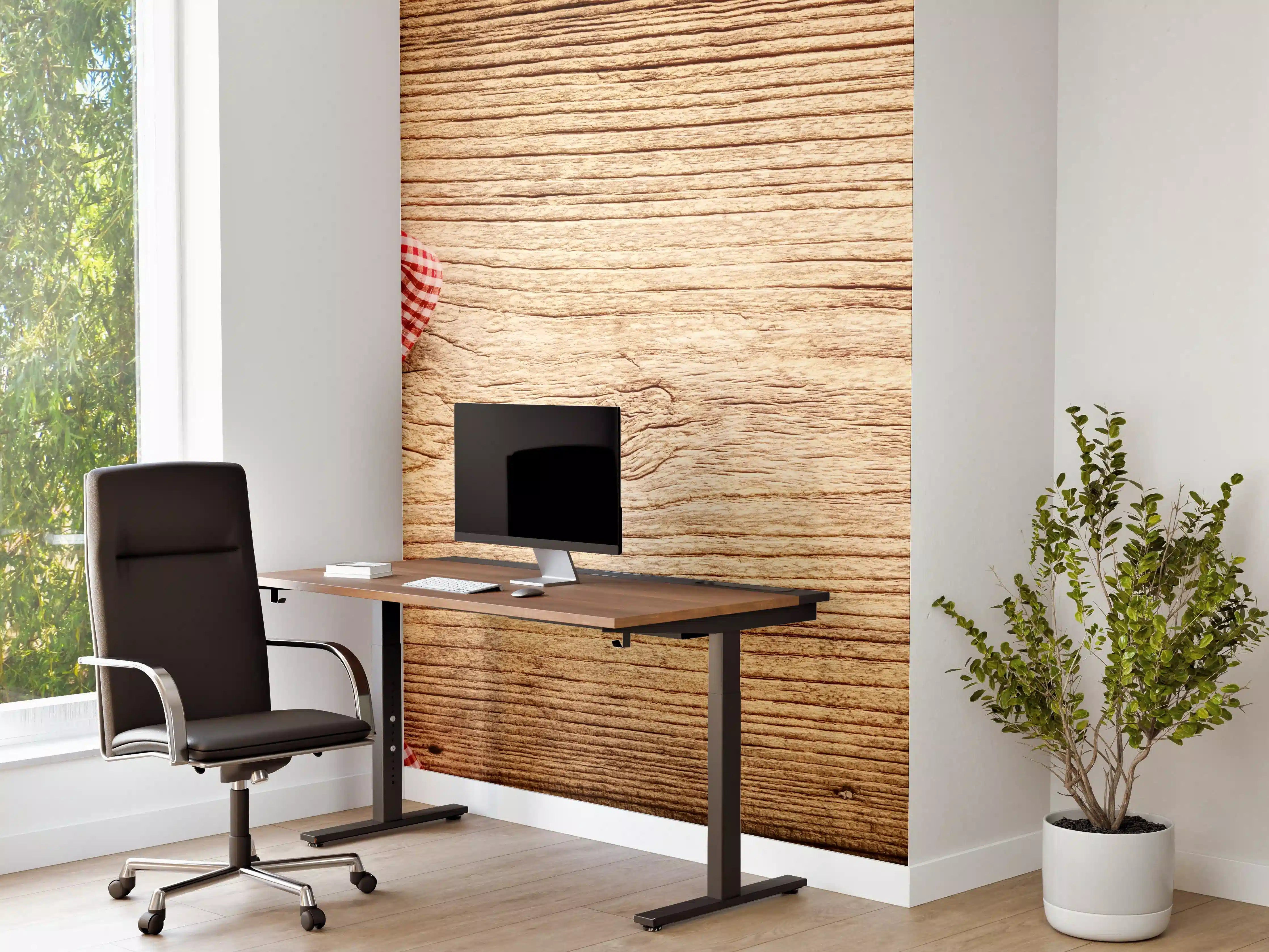 Büro Wandgestaltung - Kariertes Tischtuch auf Holztisch