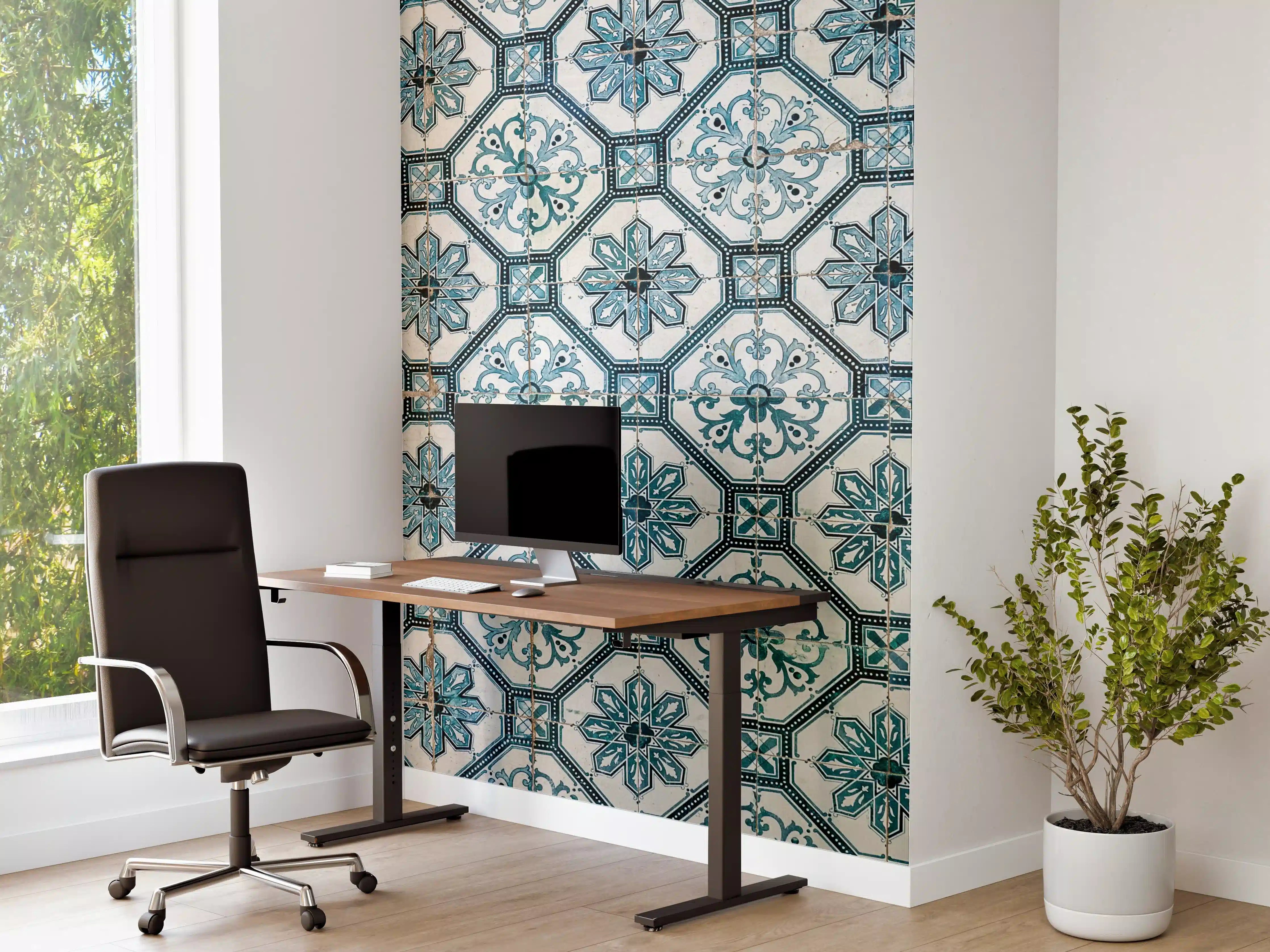 Büro Wandgestaltung - Künstlerische Fliesen mit blauen Mustern