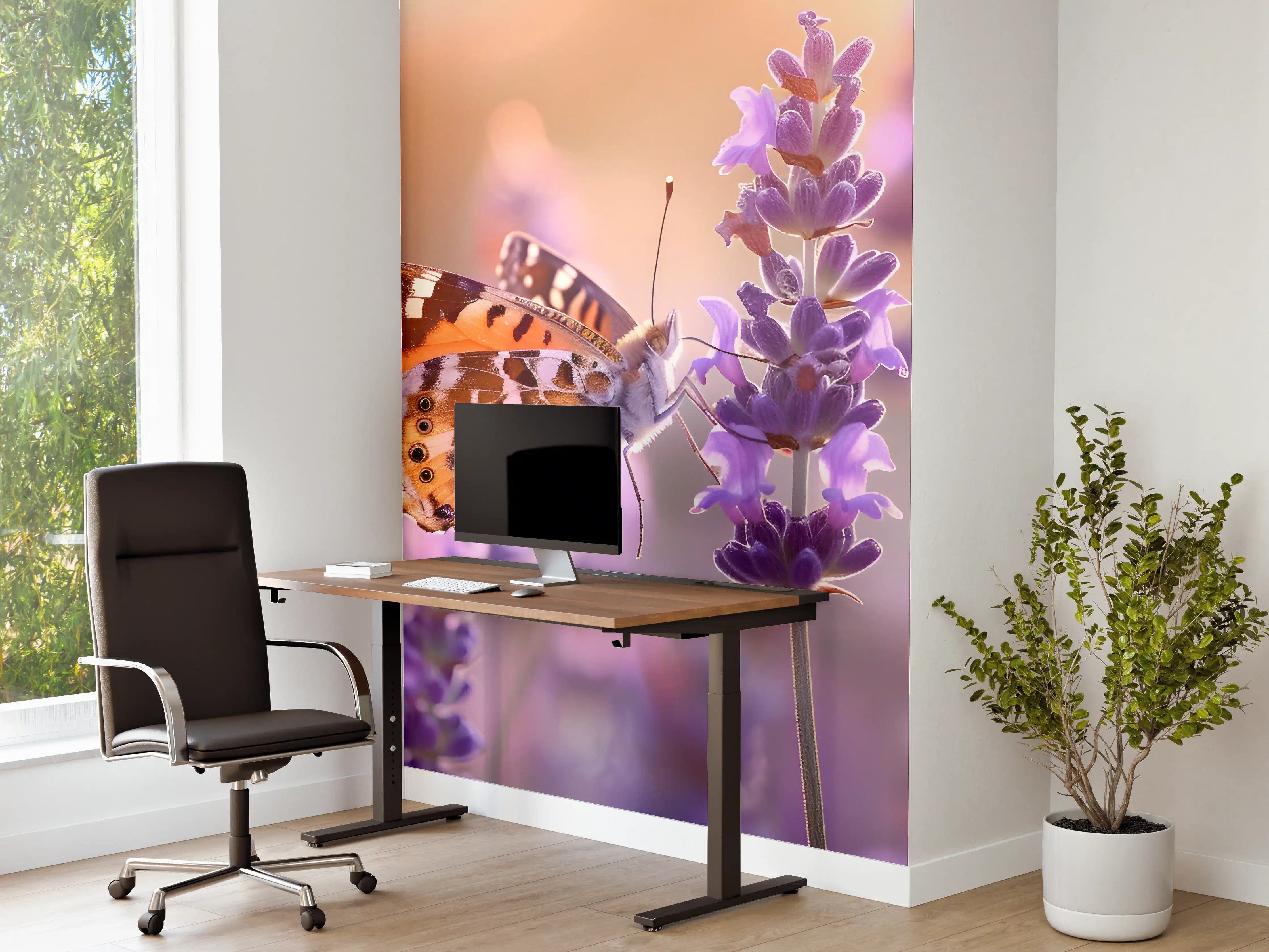 Büro Wandgestaltung - Lavendel-Schmetterling in Pastell