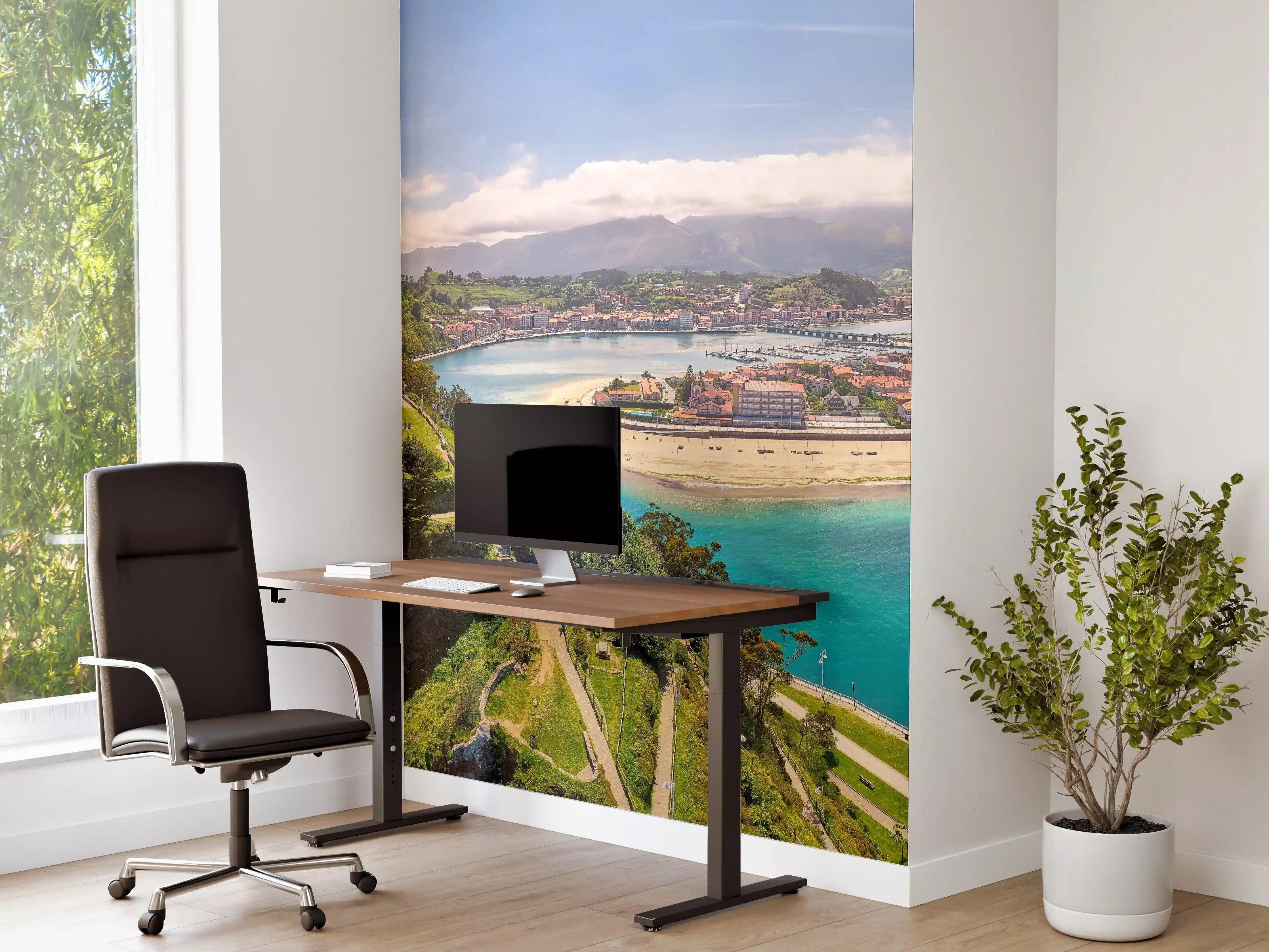 Büro Wandgestaltung - Luftaufnahme Ribadesella-Kirche  - Spanien