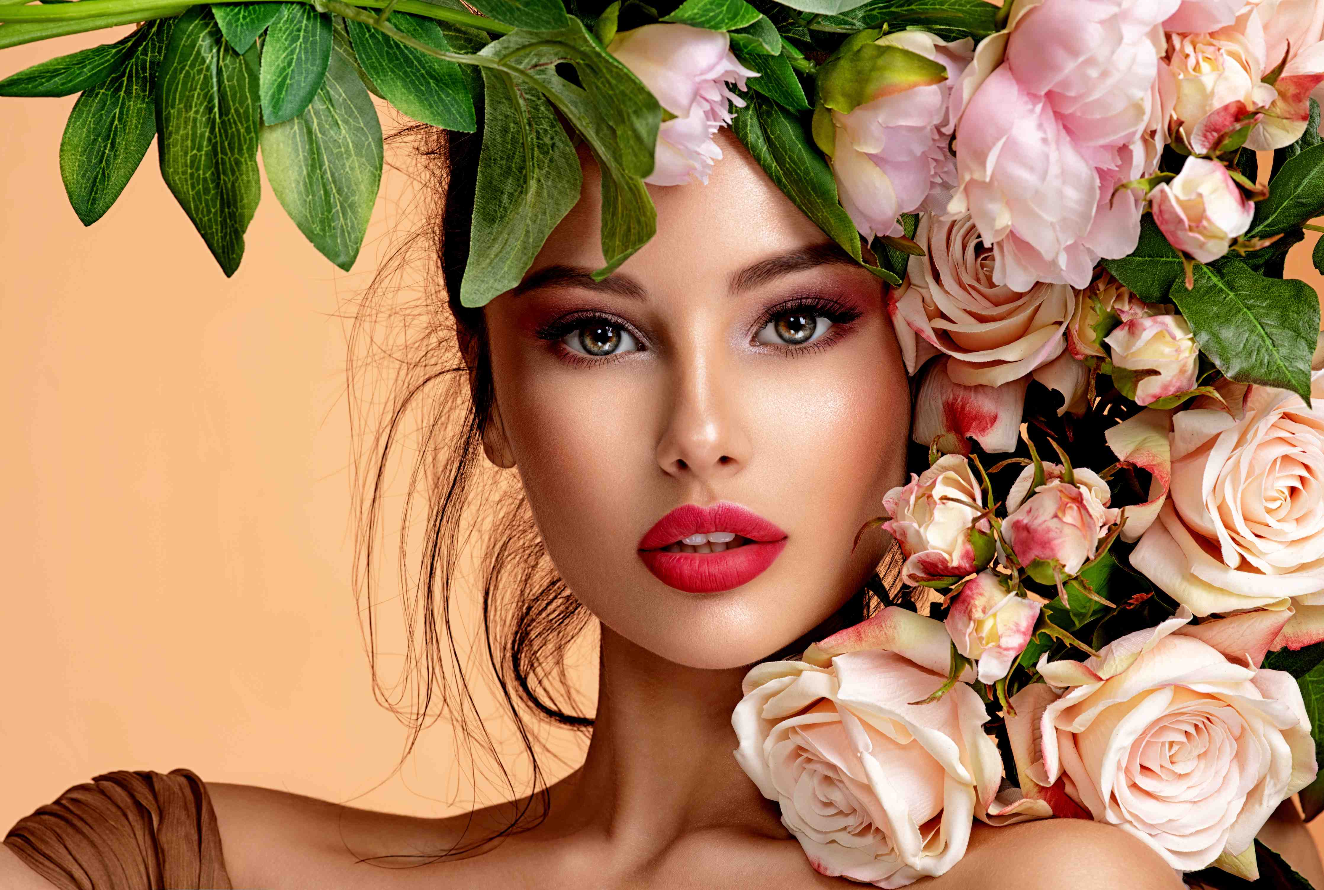 Büro Wandgestaltung-Mädchen mit Rosen auf dem Kopf