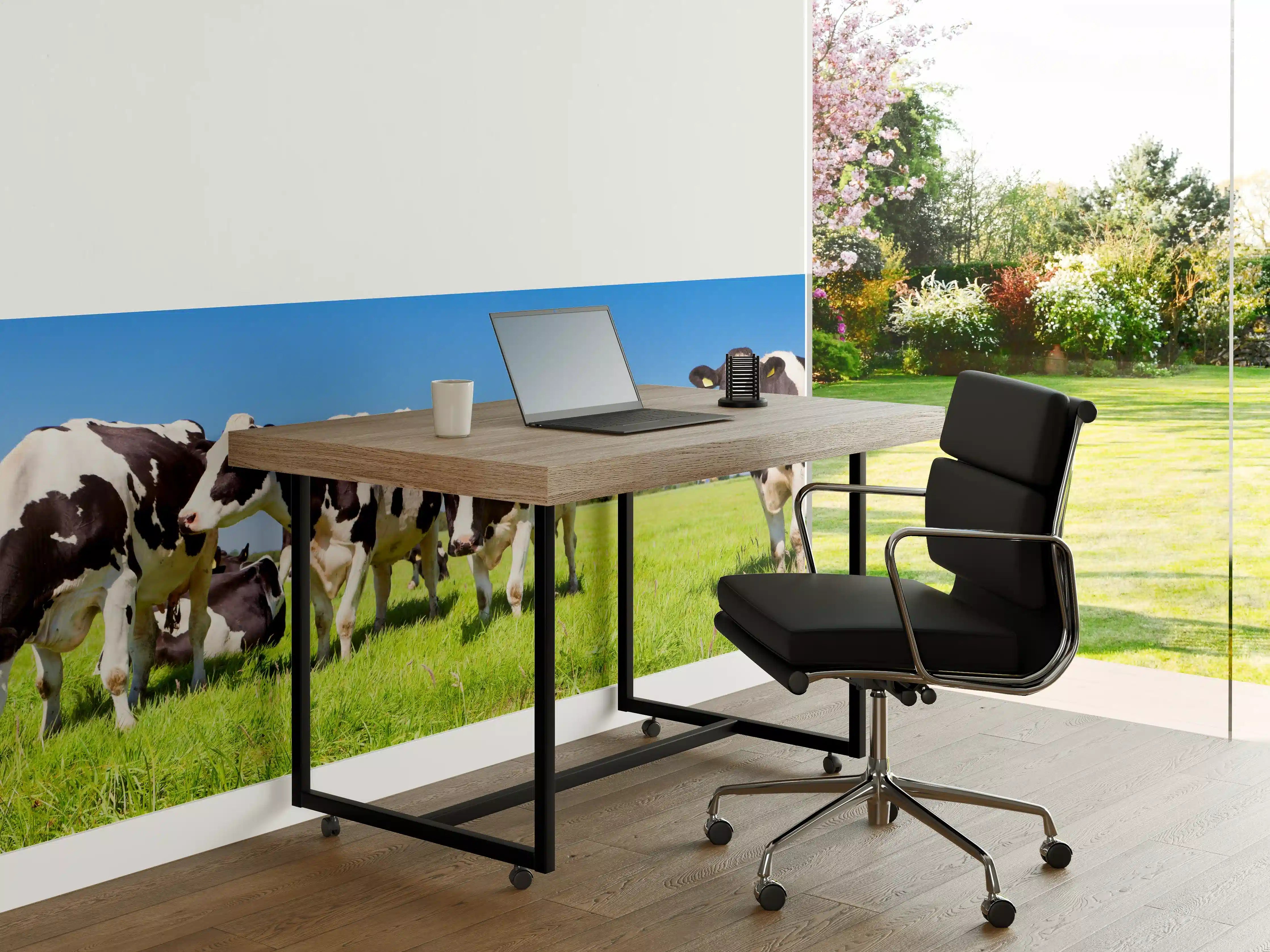 Büro Wandgestaltung - Naive Kühe auf grüner Weide bei Sonnenschein
