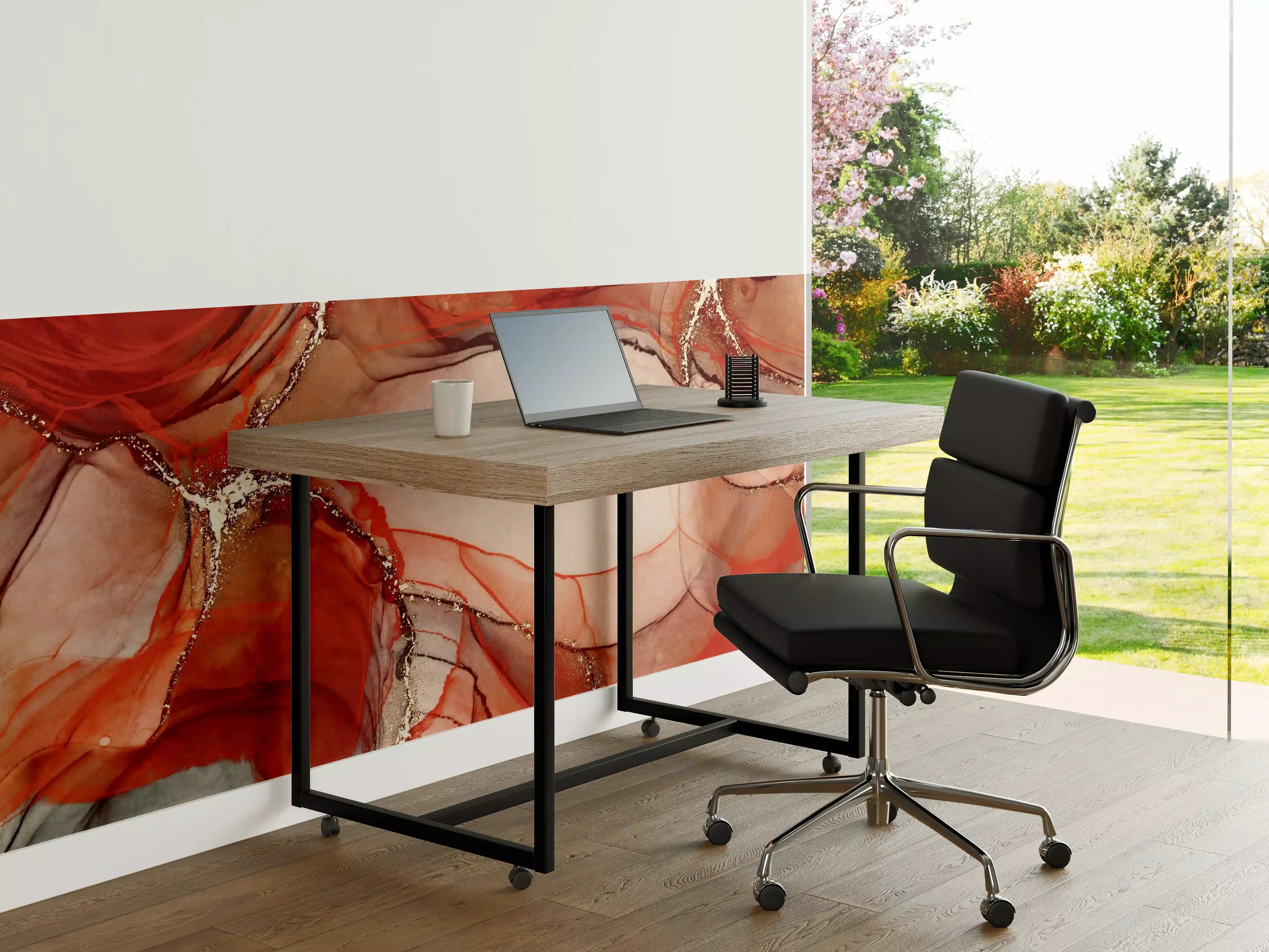 Büro Wandgestaltung - Rötliche Tinte mit Goldelementen