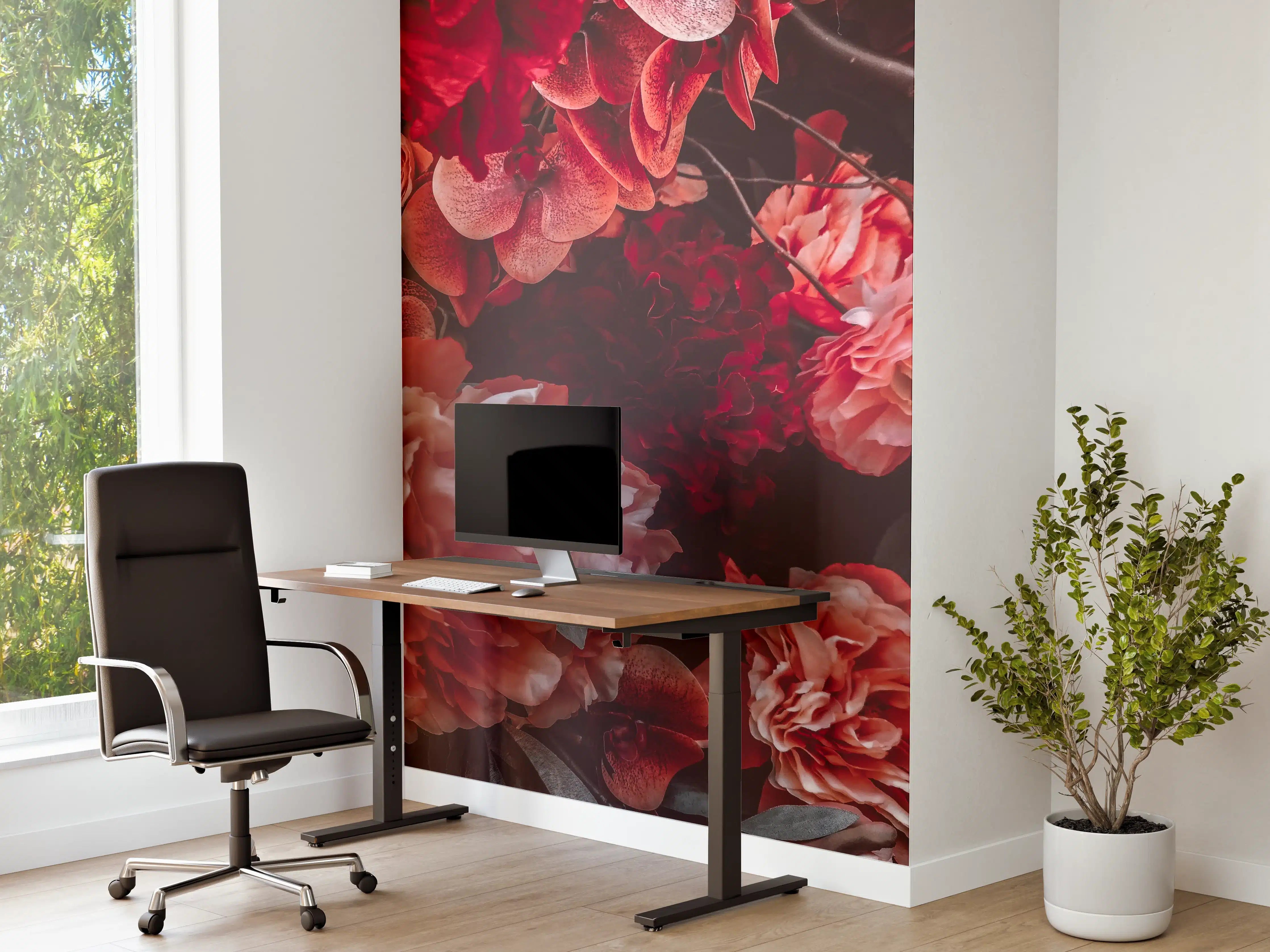 Büro Wandgestaltung - Romantische Blumenpracht in Rot- und Beigetönen