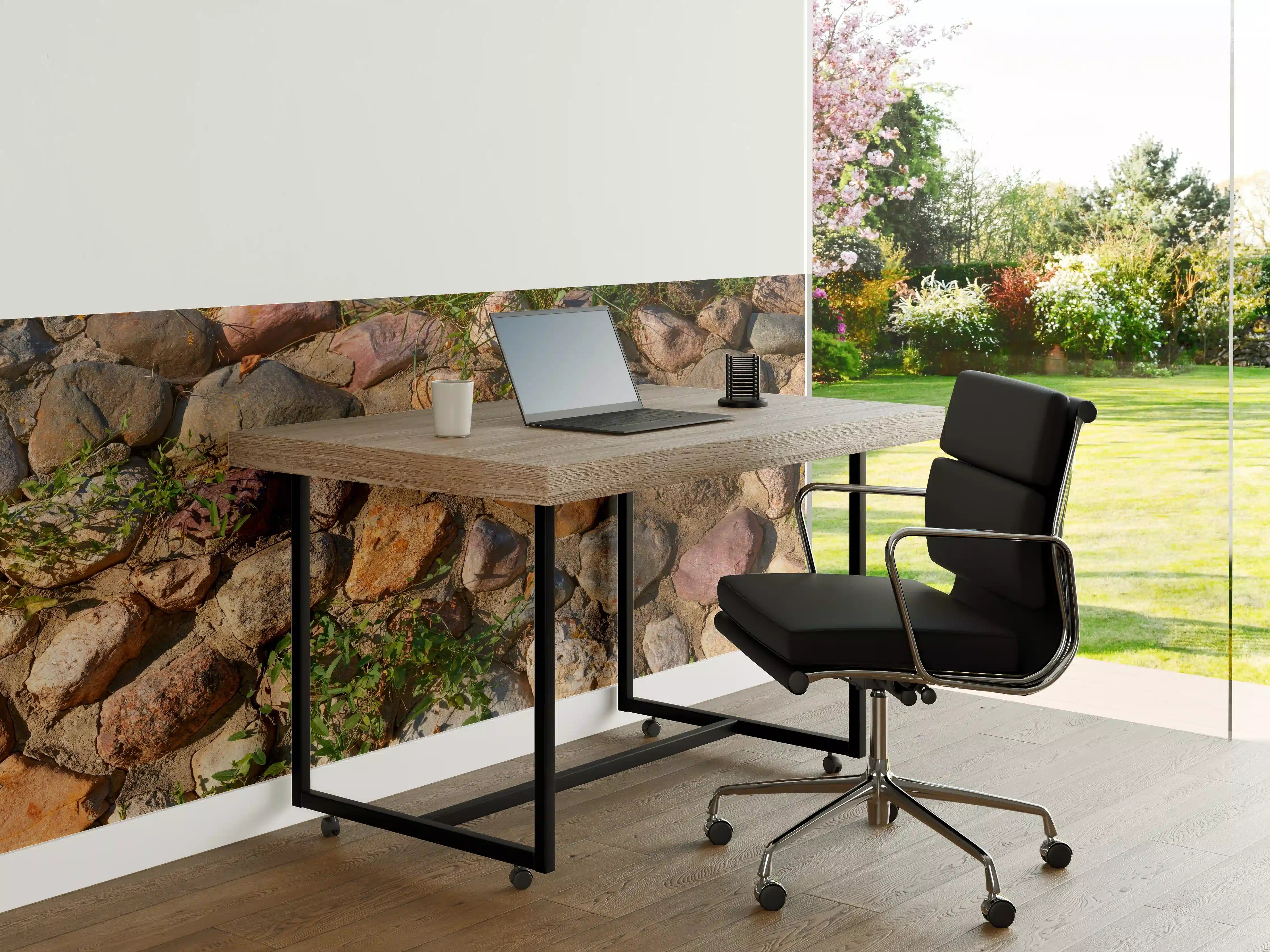 Büro Wandgestaltung - Rustikale Steinmauer mit bunten Natursteinen