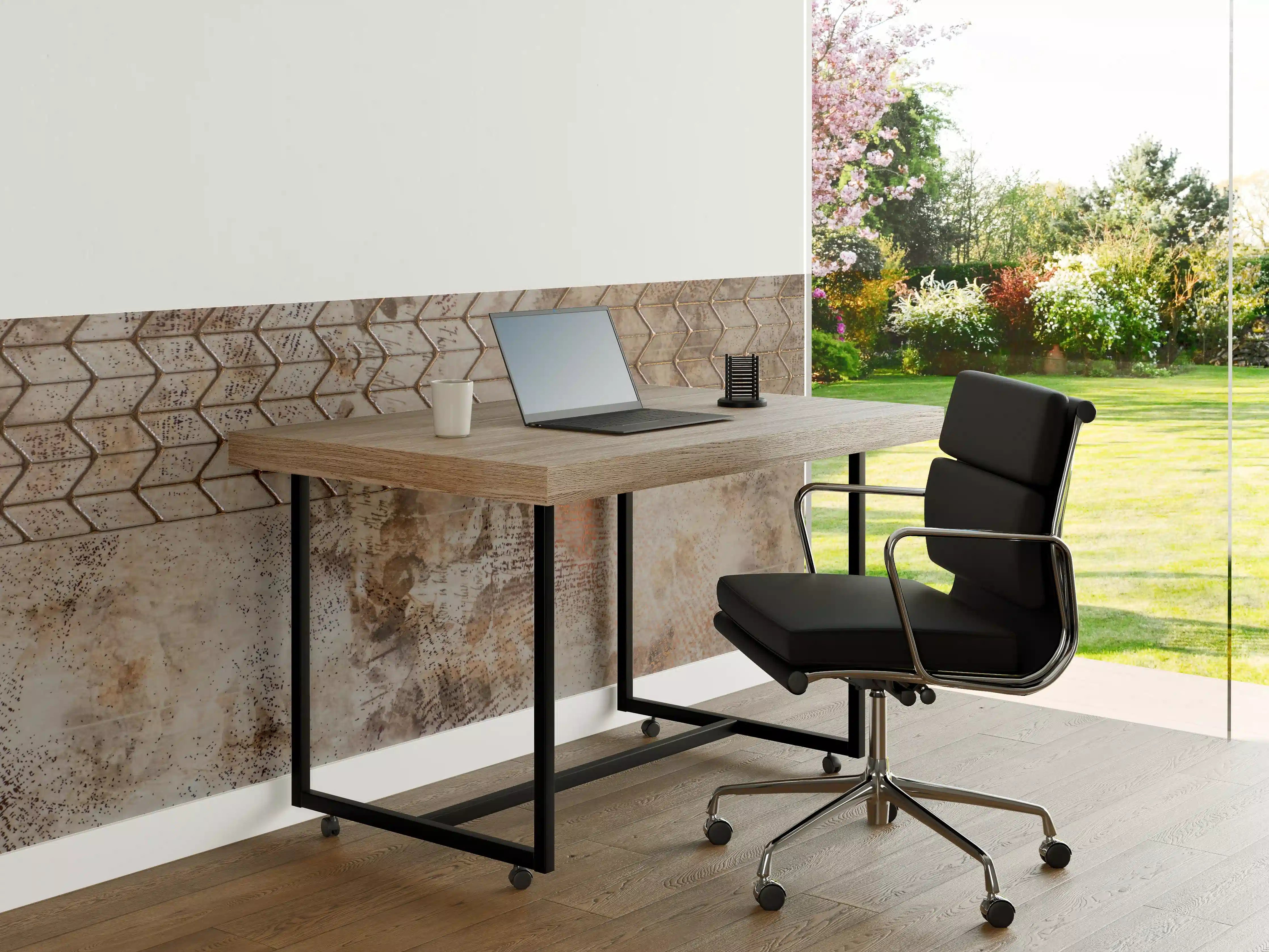 Büro Wandgestaltung - Rustikaler Metallzaun in Erd- und Rosttönen