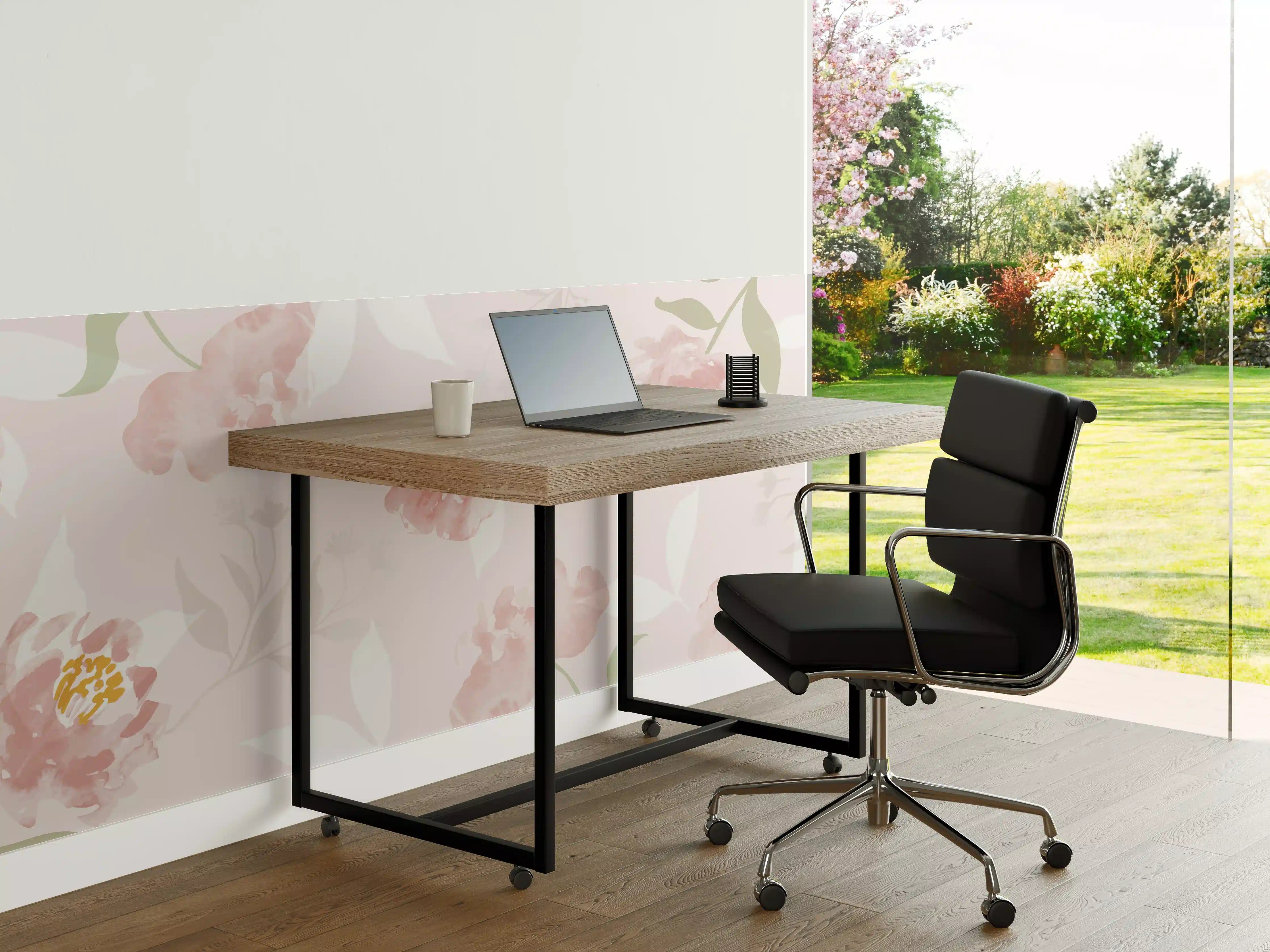 Büro Wandgestaltung - Sanftes Rosa Blumenmuster Design