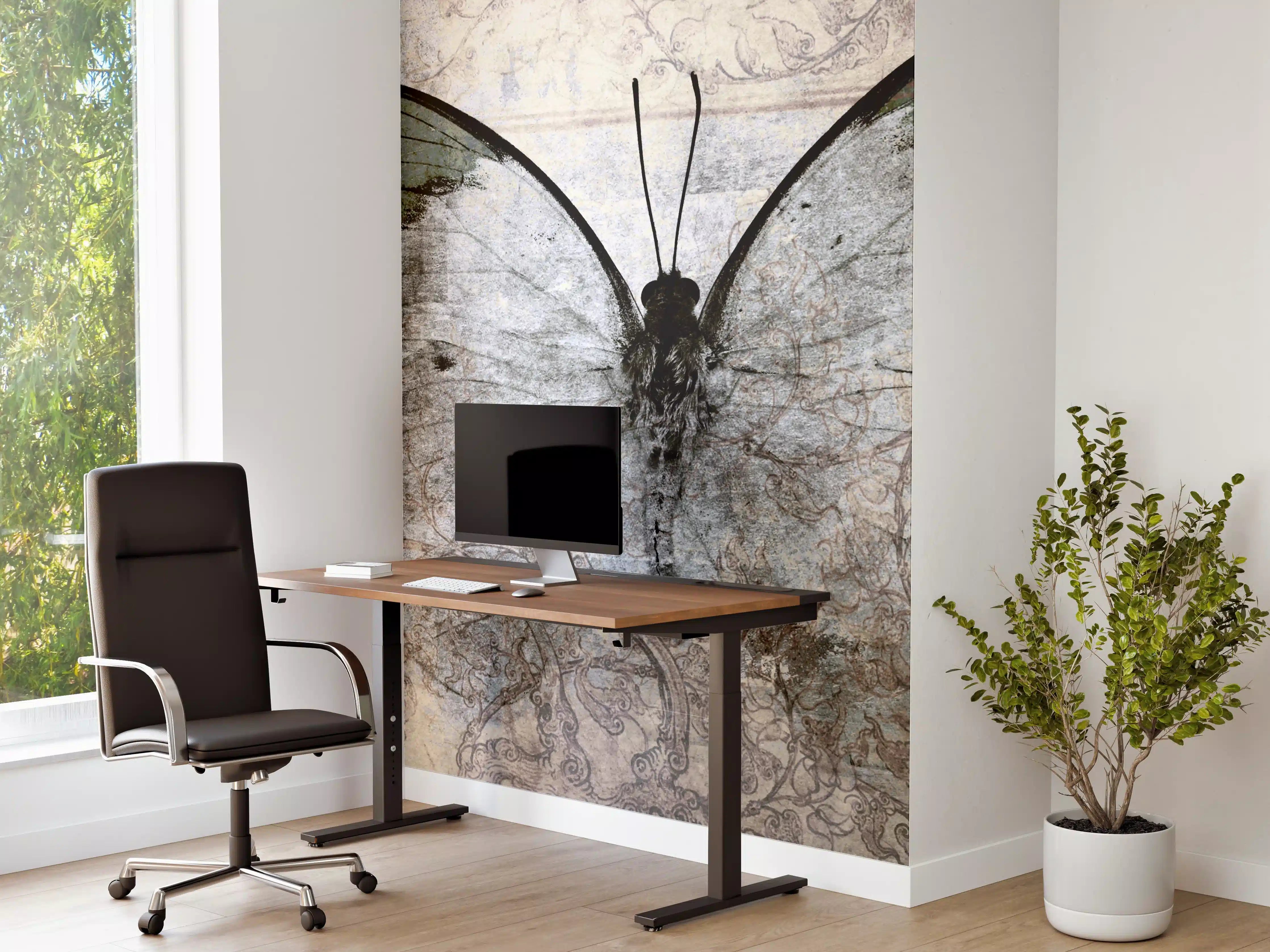 Büro Wandgestaltung - Schmetterling auf altem Papier mit kunstvollem Design