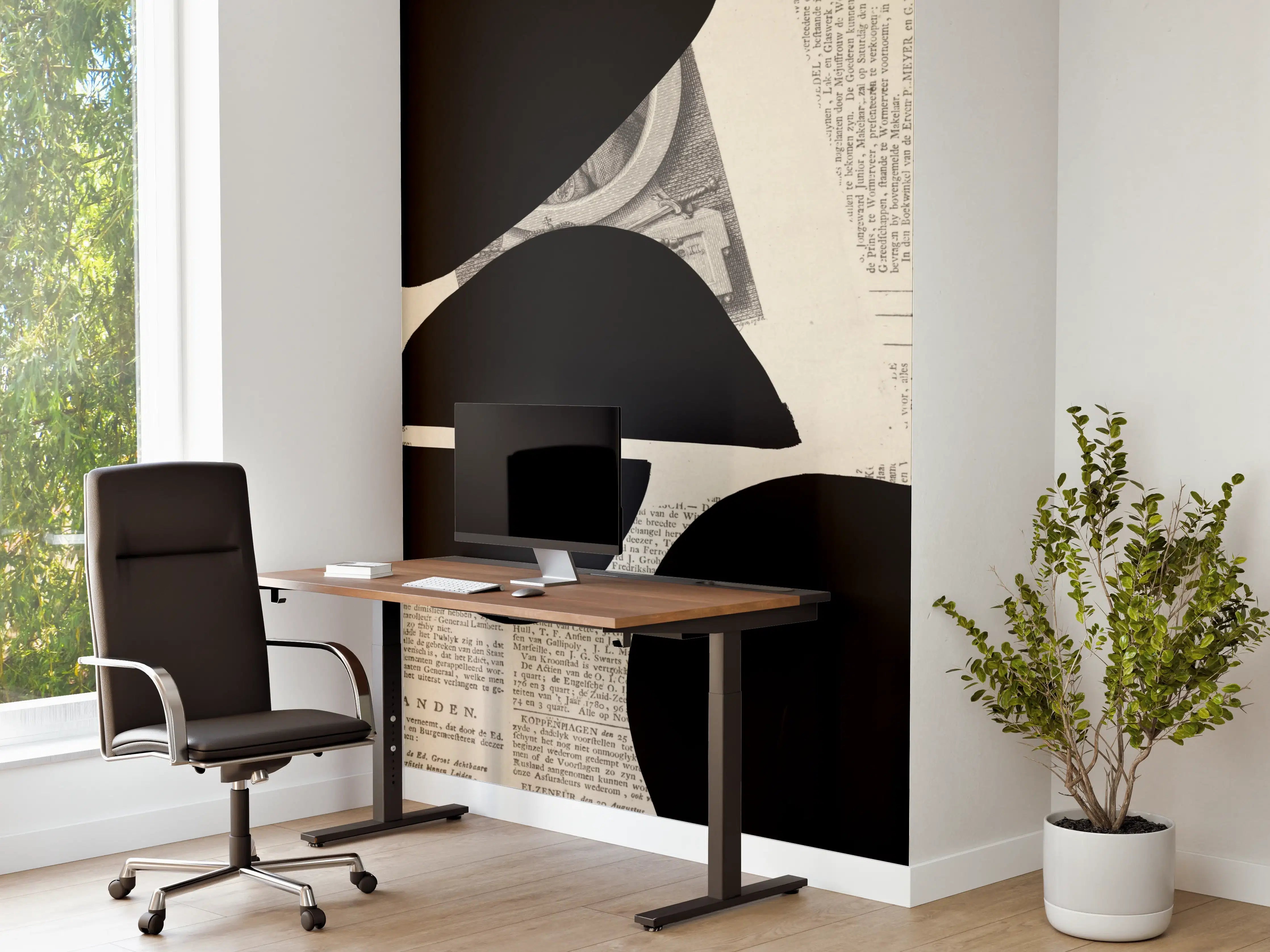 Büro Wandgestaltung - Schwarz-Weiße Collage mit Zeitungstexten und abstrakten Formen