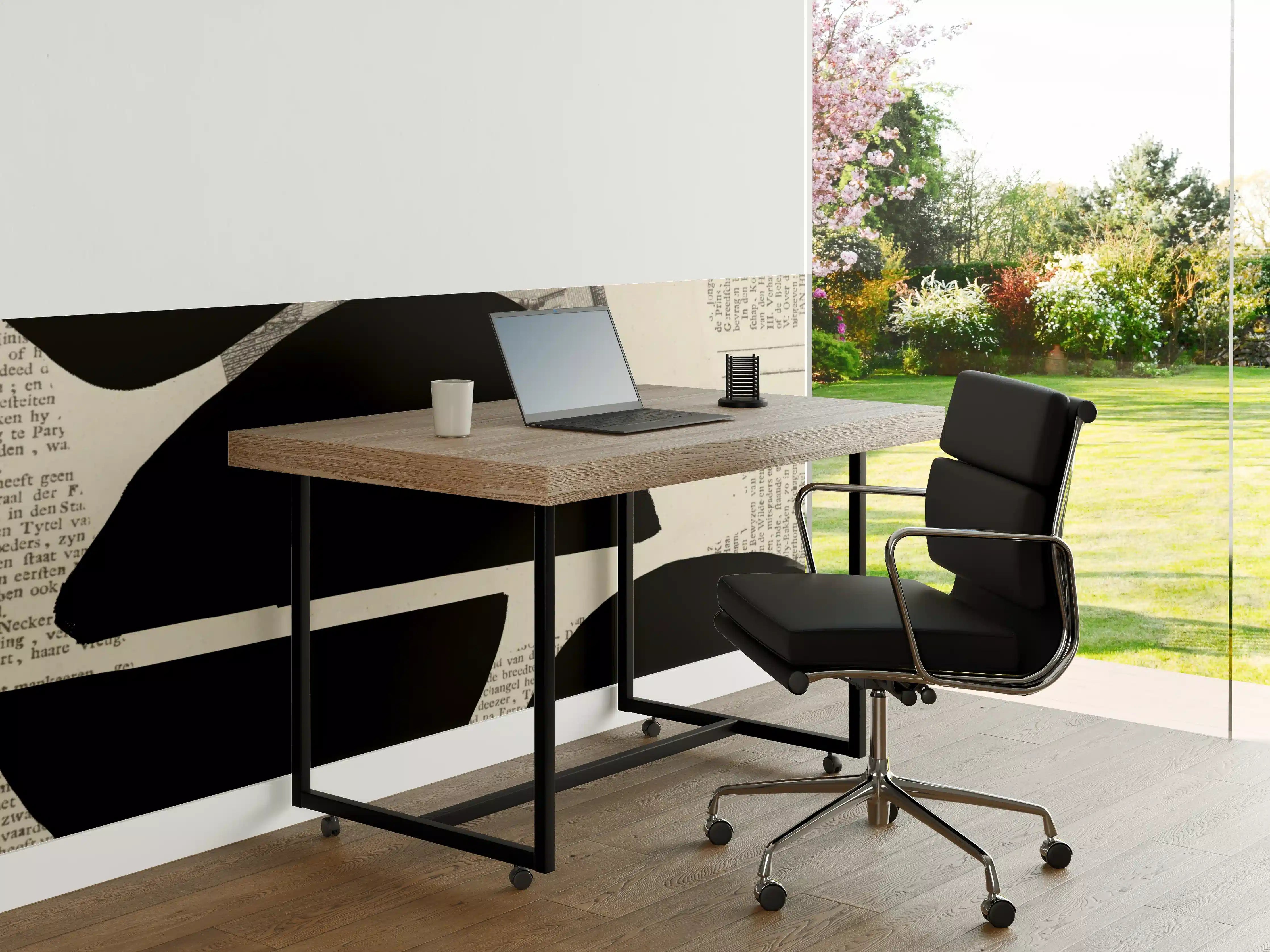 Büro Wandgestaltung - Schwarz-Weiße Collage mit Zeitungstexten und abstrakten Formen