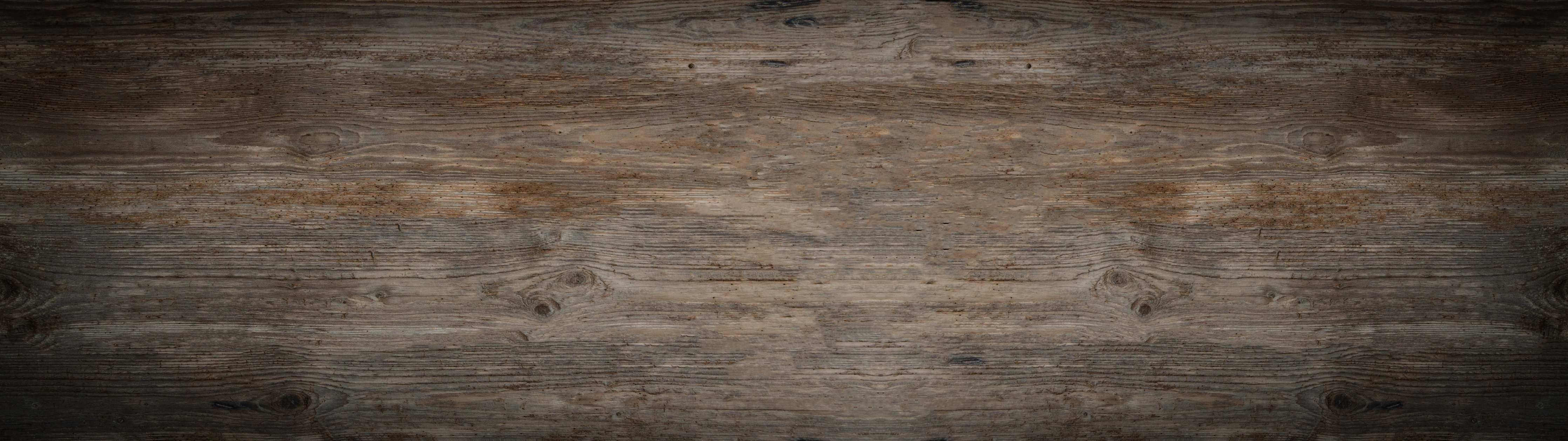 Büro Wandgestaltung-Schwarz-braune Holzplatte