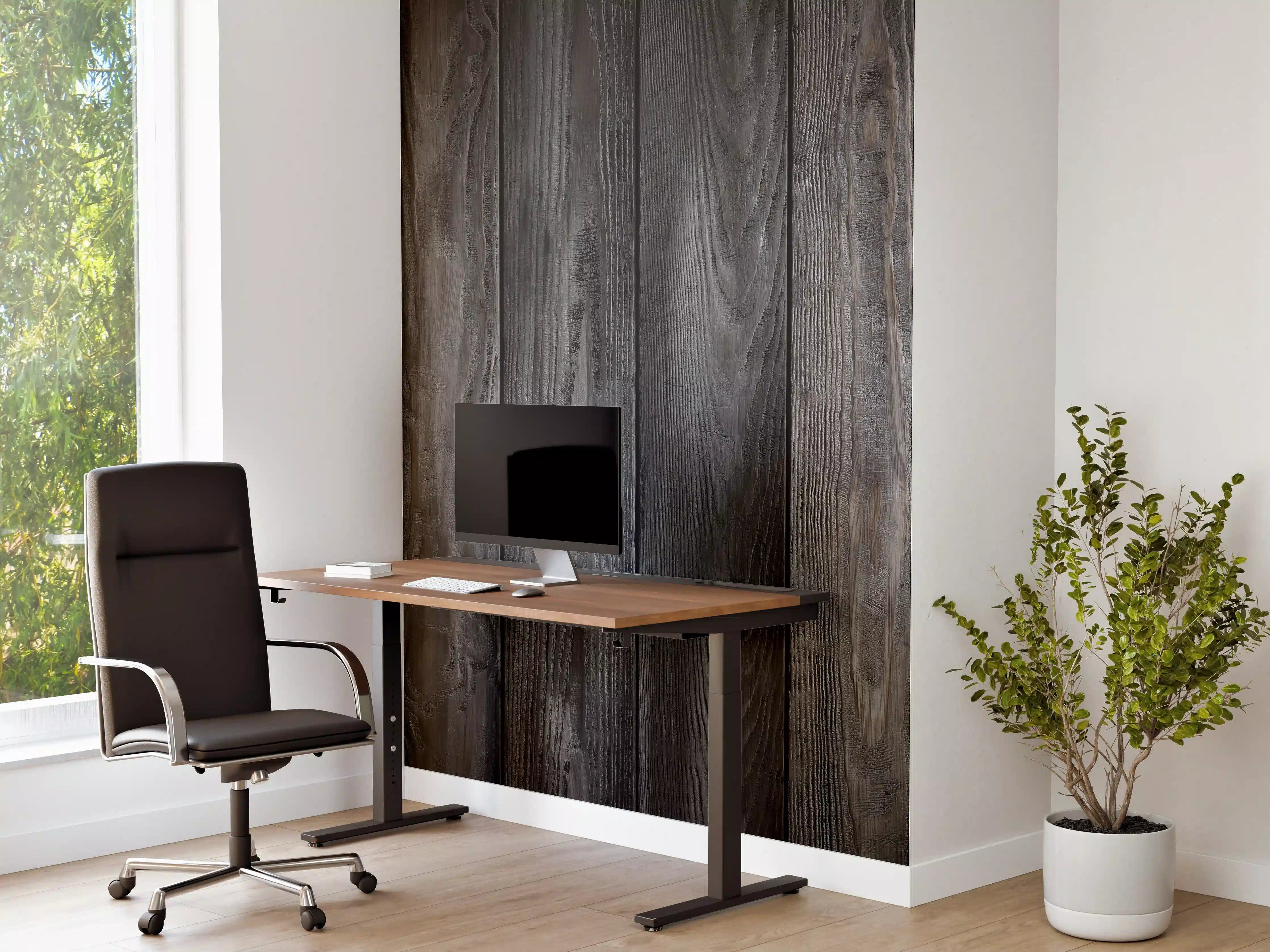 Büro Wandgestaltung - Schwarz lackierte Holzbretter
