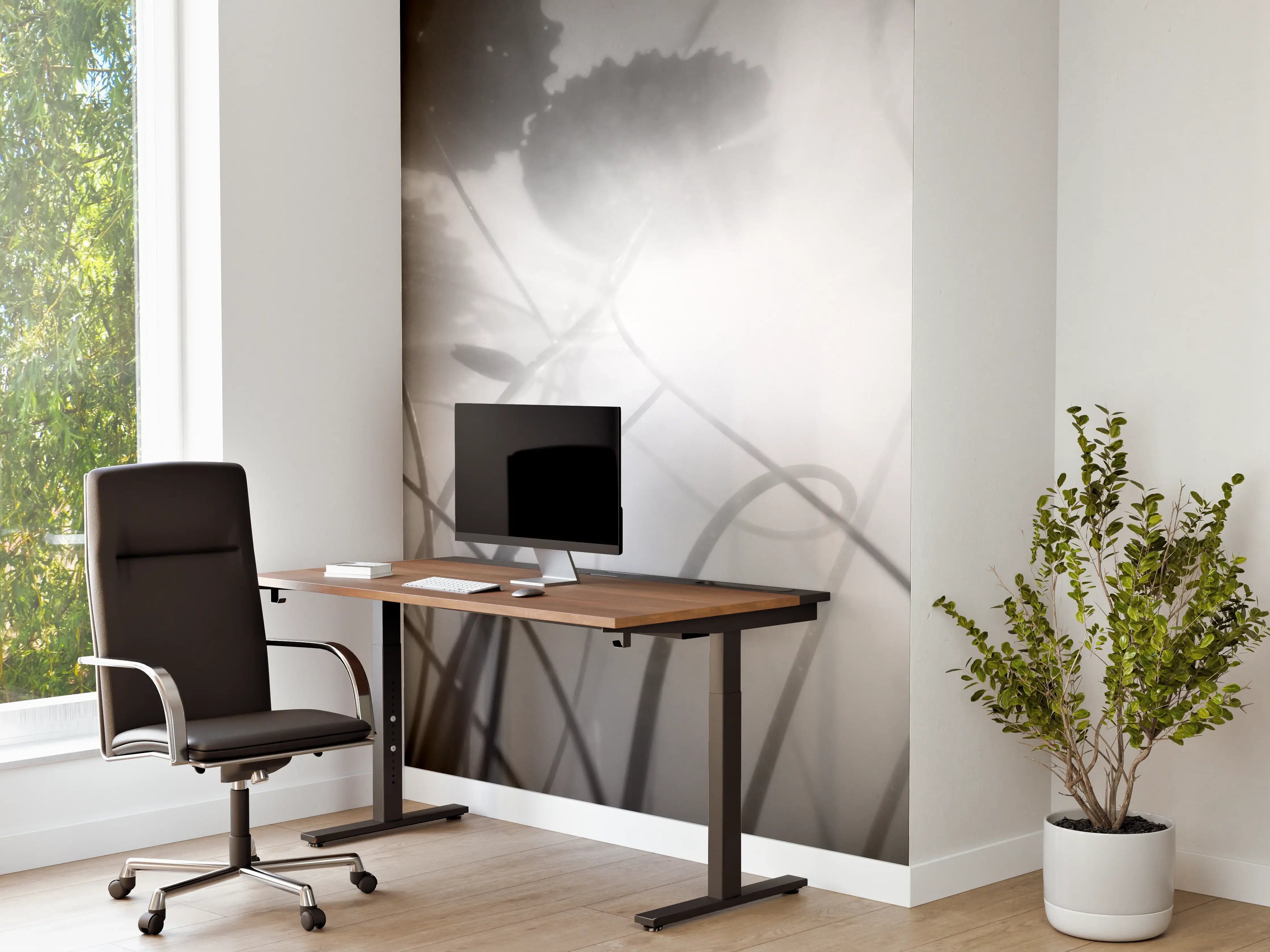 Büro Wandgestaltung - Serenes Nebel-Lilien Kunstwerk