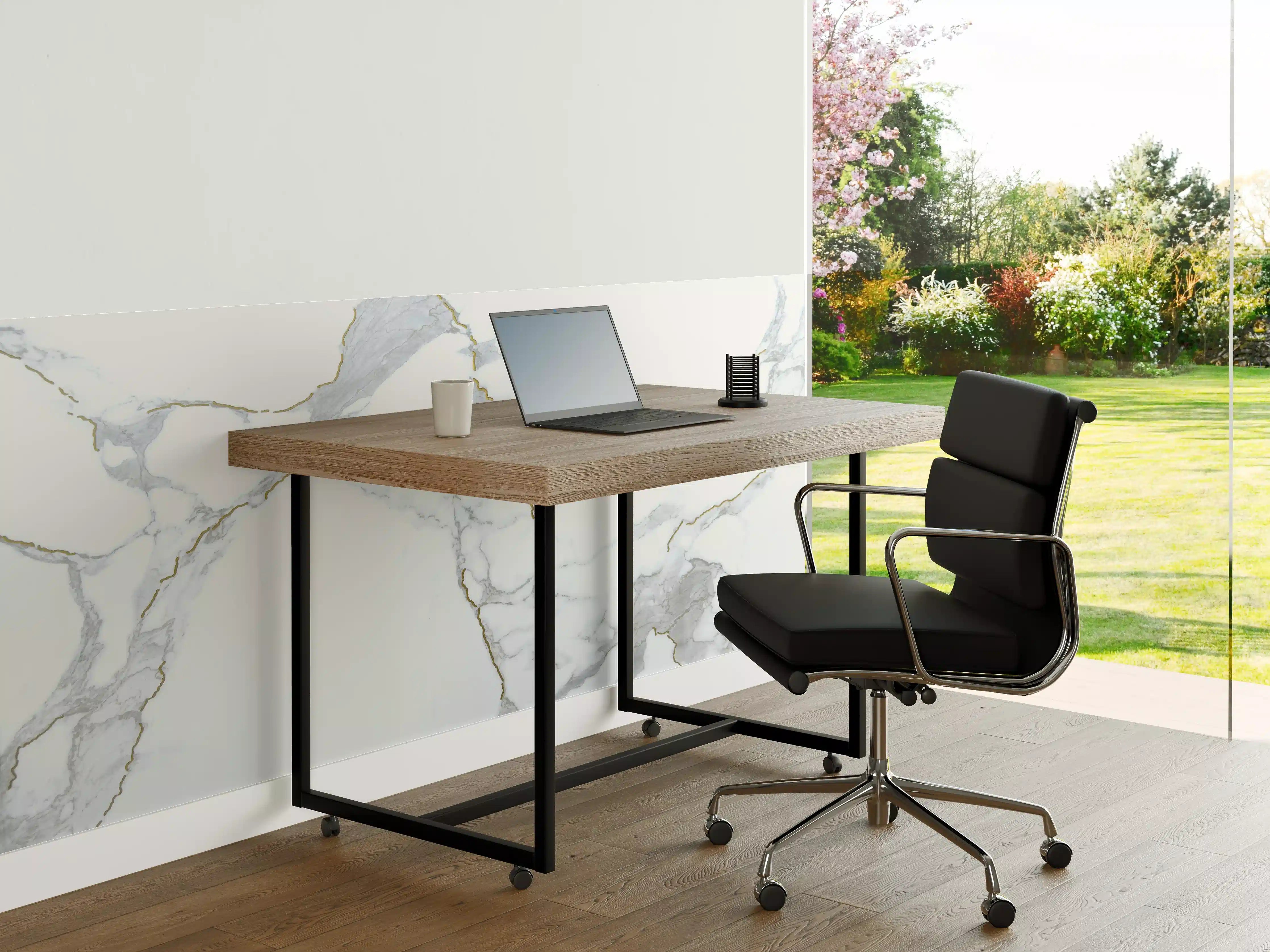 Büro Wandgestaltung - Silber-Grau Marmor mit Goldakzenten