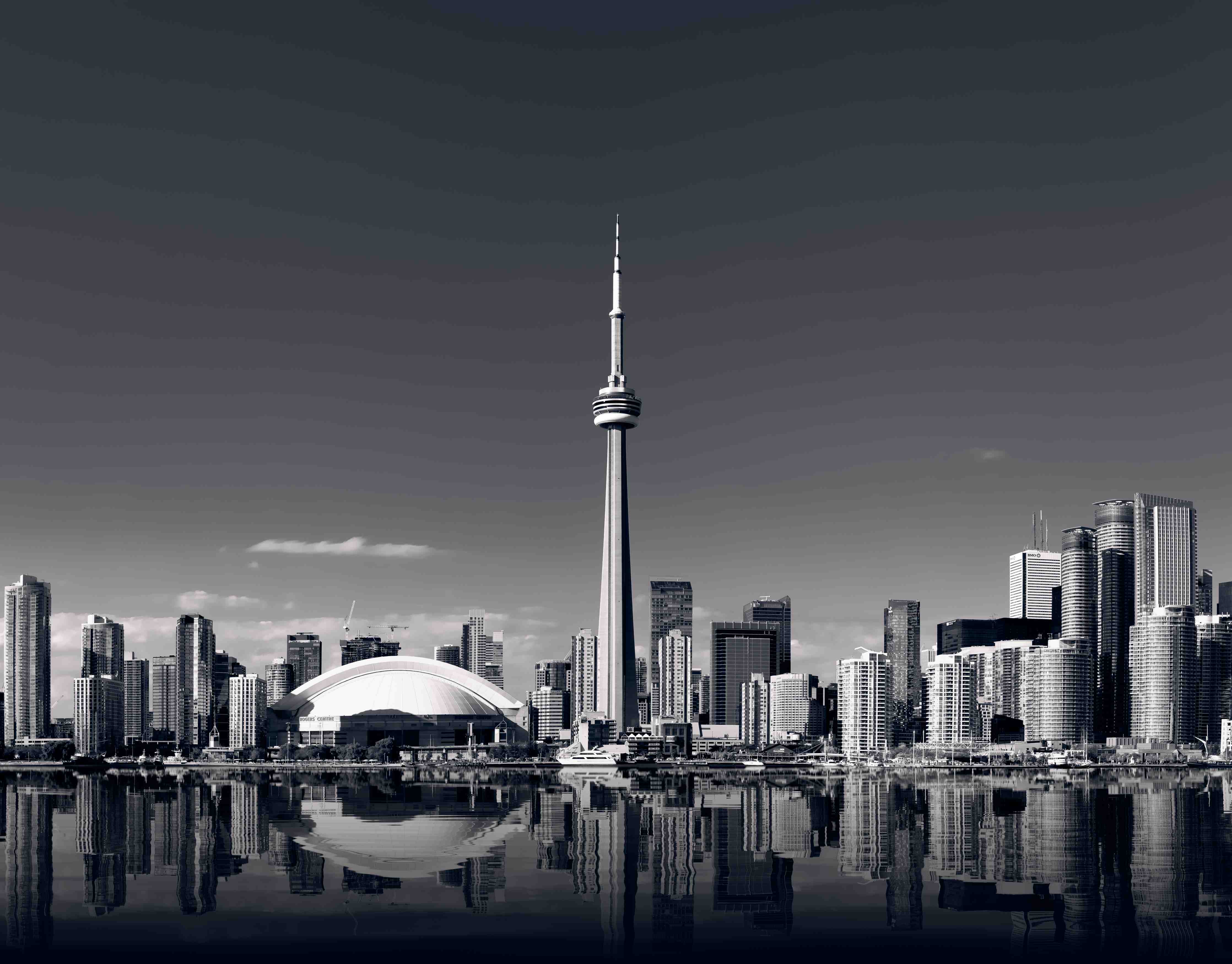 Büro Wandgestaltung-Skyline von Toronto mit CN Turm in schwarz weiß