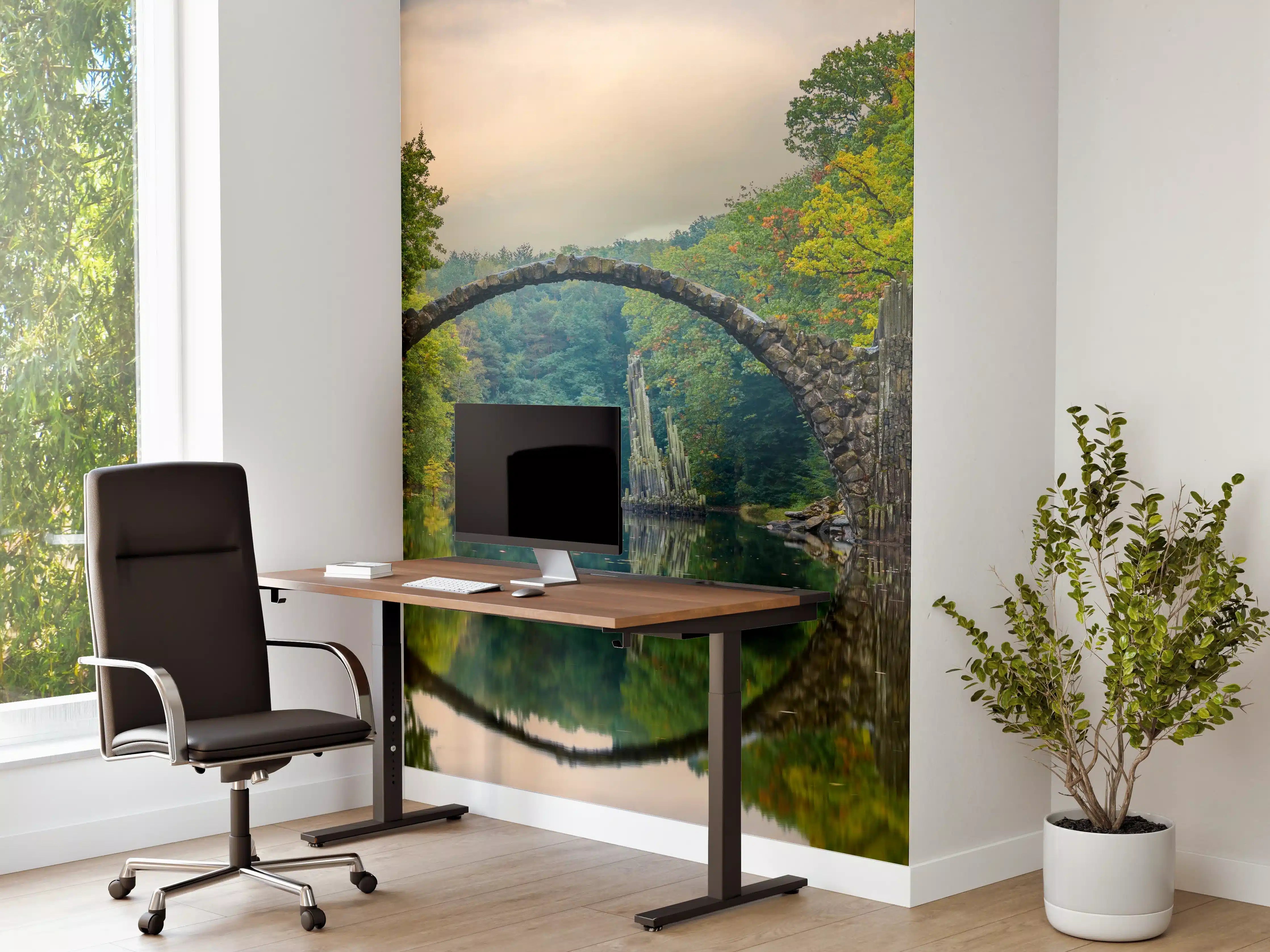 Büro Wandgestaltung - Steinbrücke über Fluss im Wald
