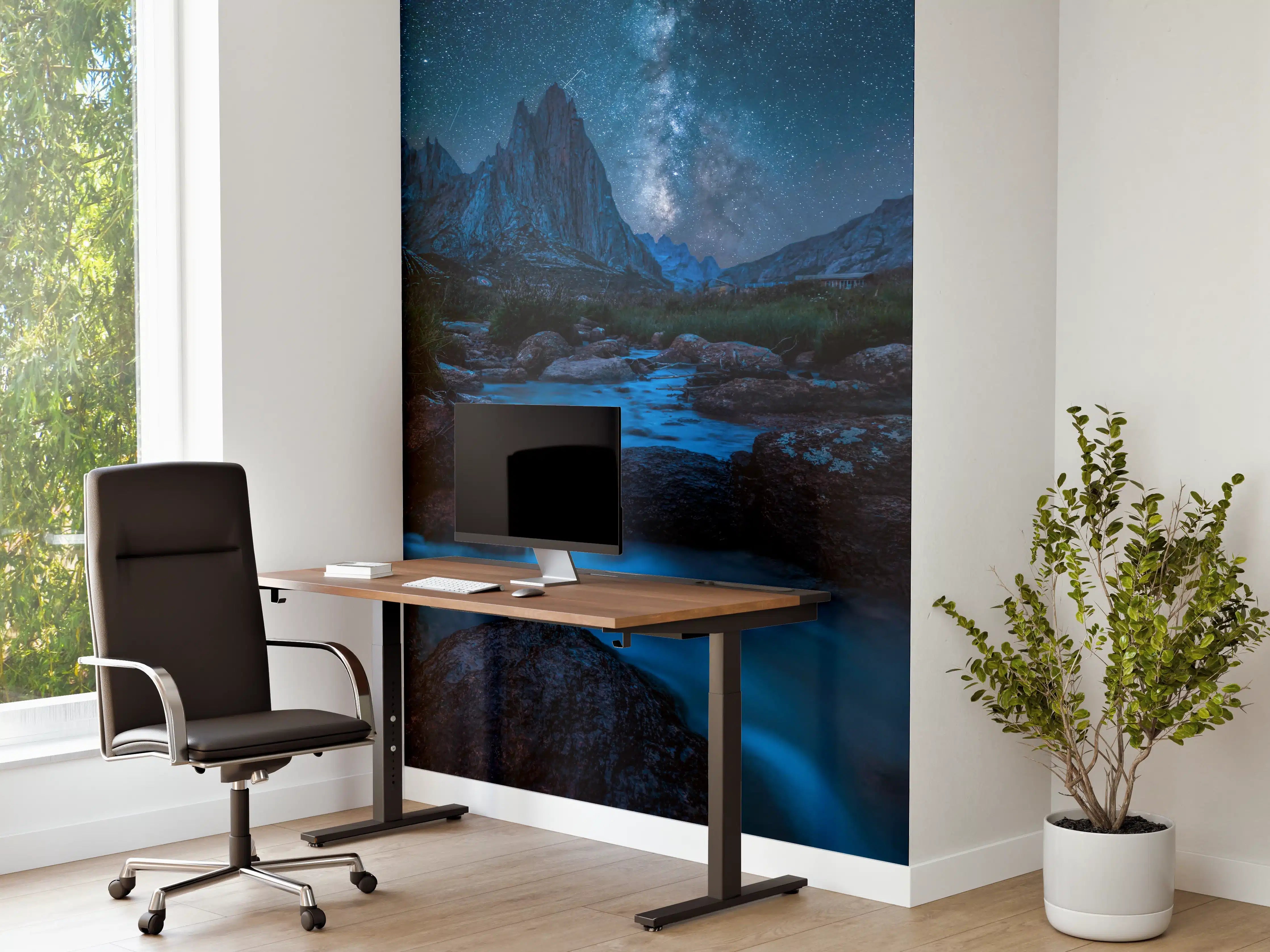 Büro Wandgestaltung - Sternenklare Nacht über majestätischen Bergen