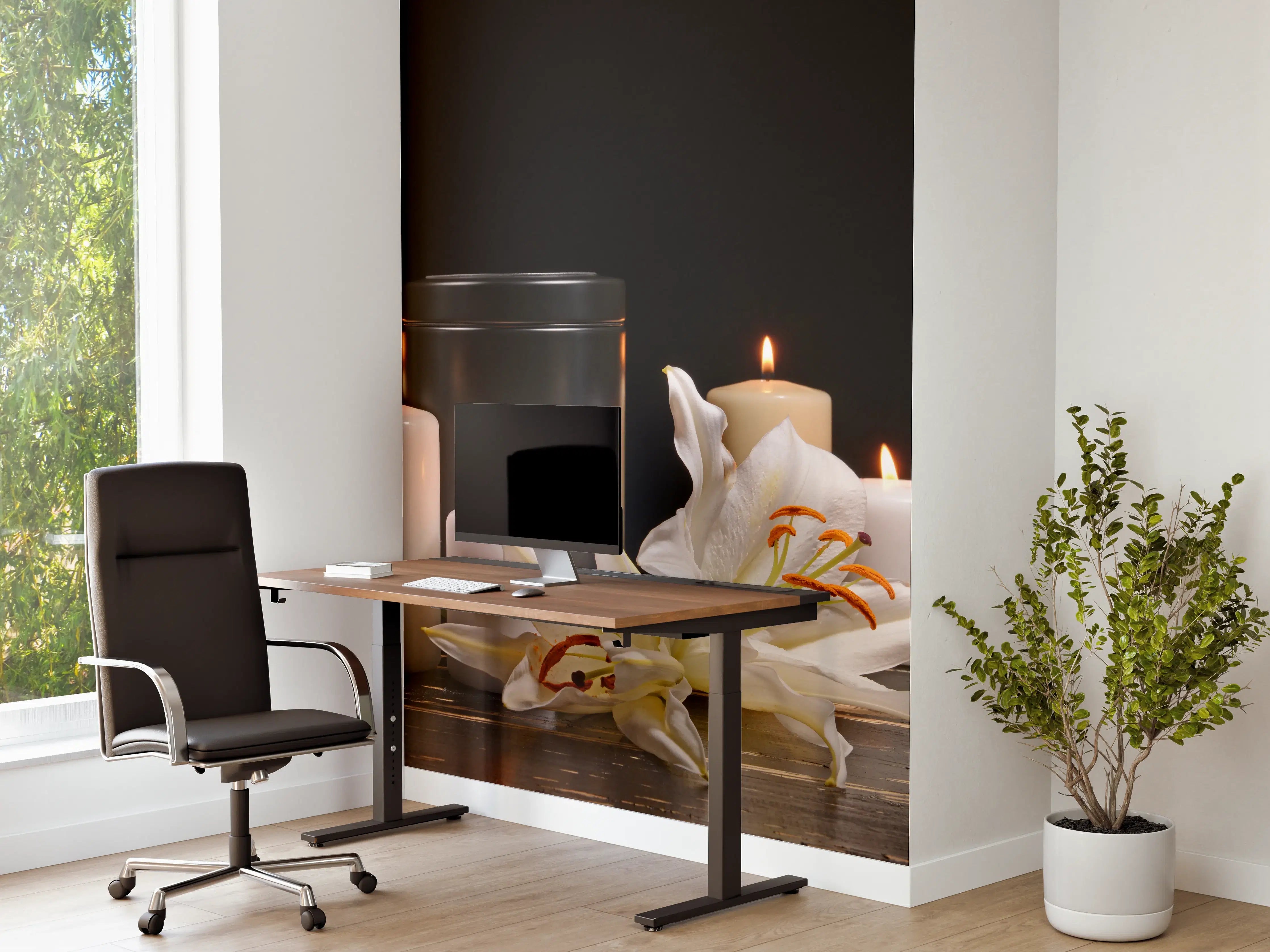 Büro Wandgestaltung - Totenurne mit Kerzen und Blume