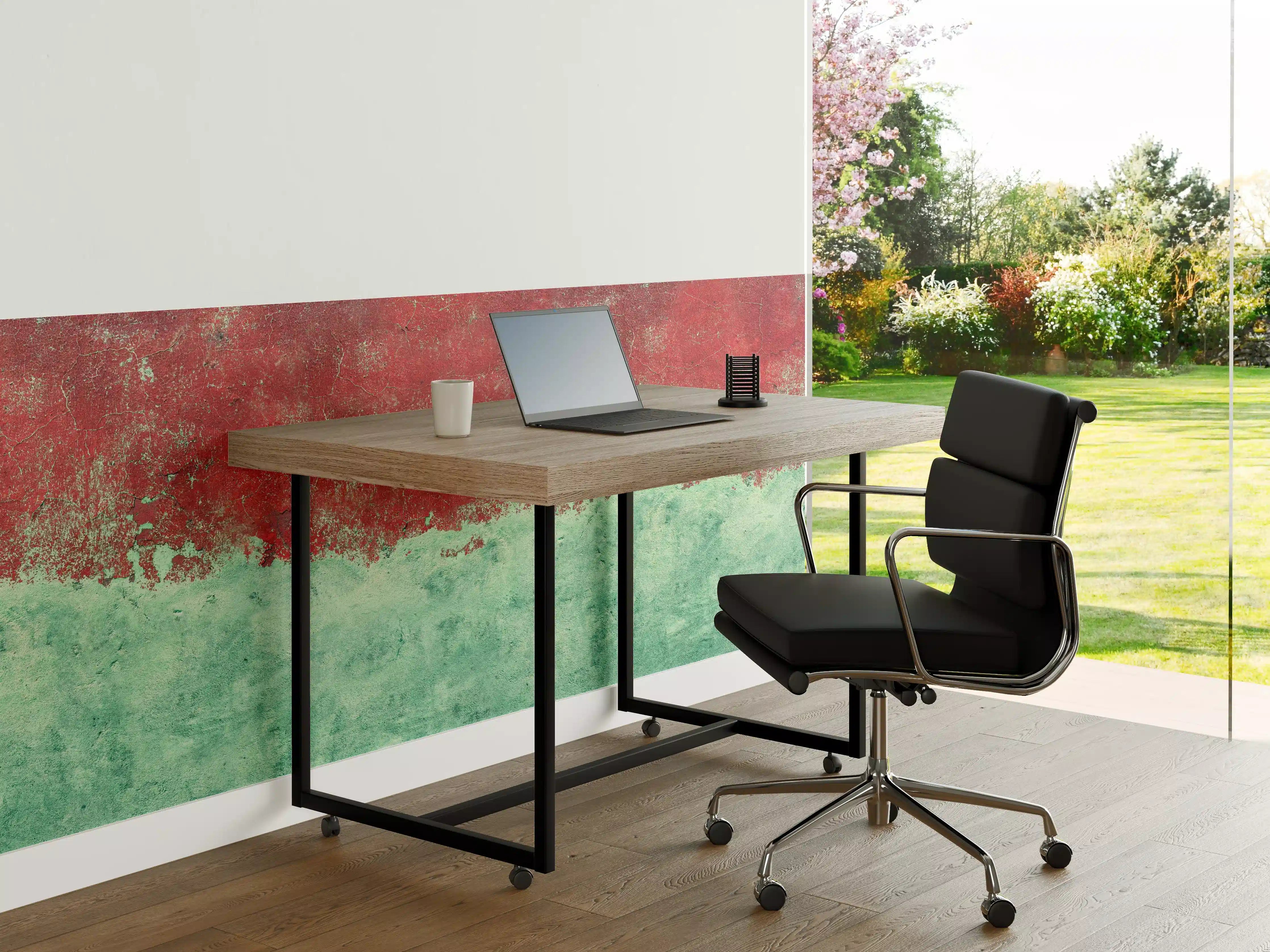 Büro Wandgestaltung - Türkis-rote Wand im Grunge-Stil
