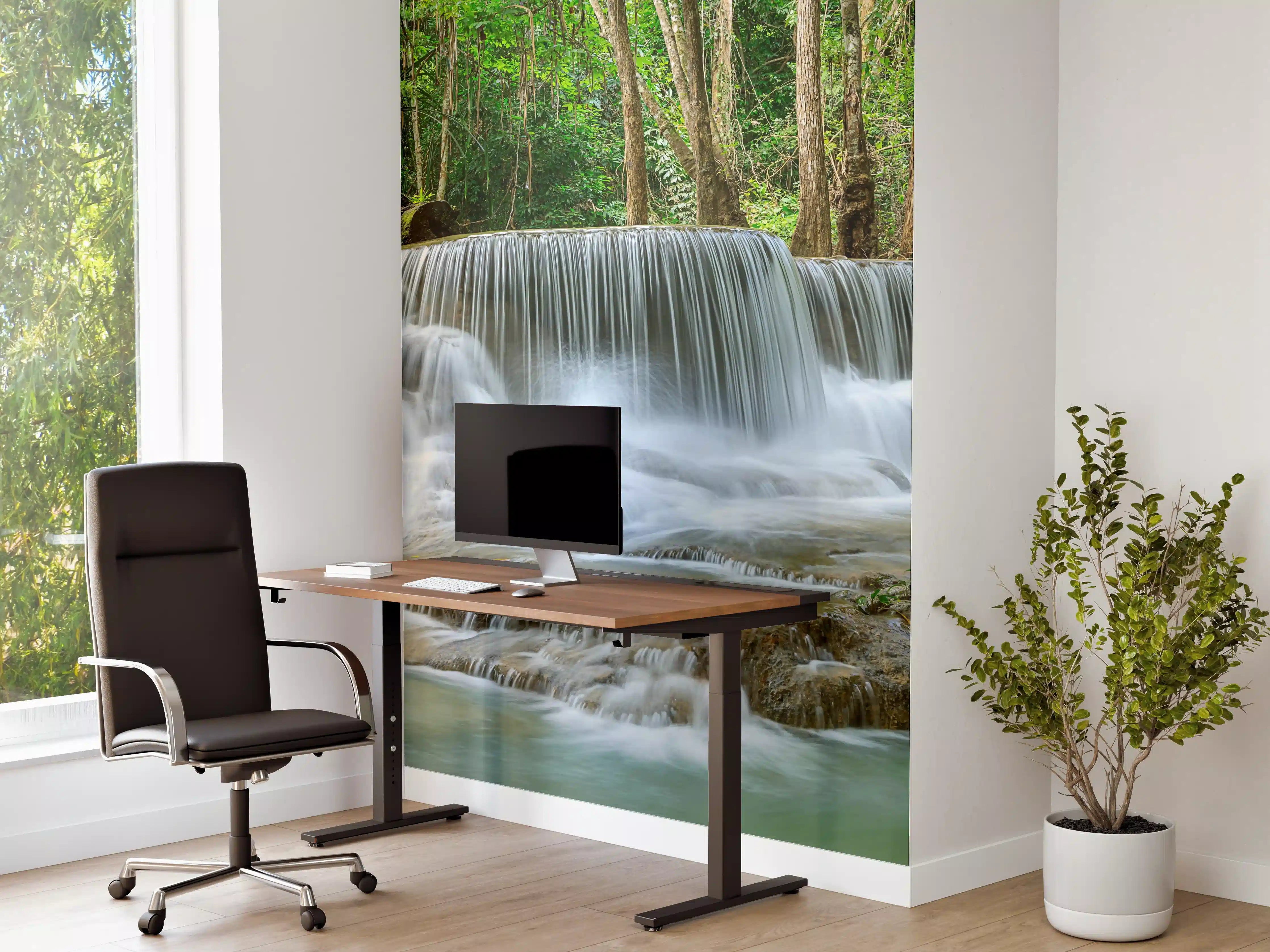 Büro Wandgestaltung - Türkisgrüner Wasserfall im Wald
