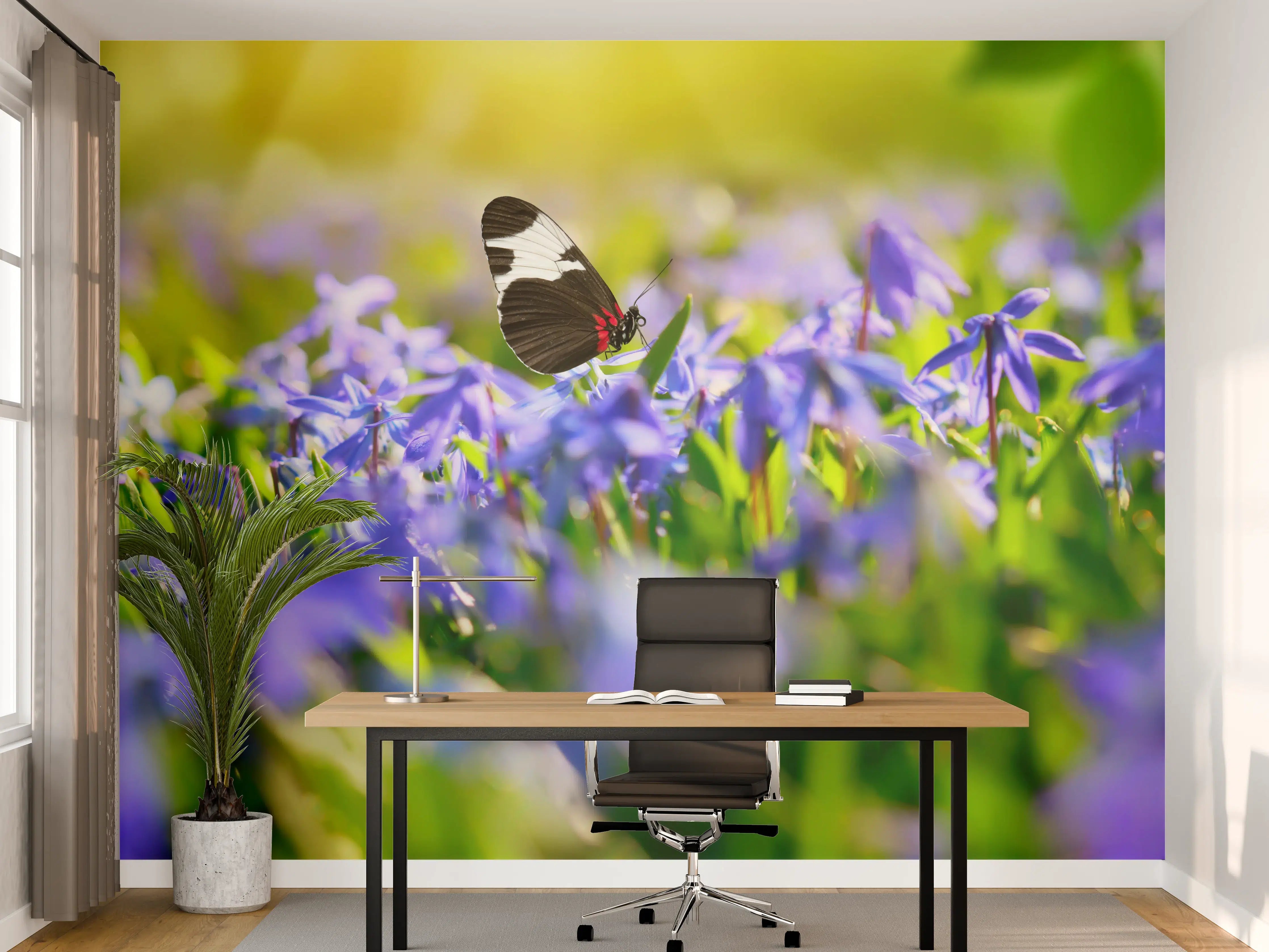 Büro Wandgestaltung - Violette Blumenwiese mit Schmetterlingen