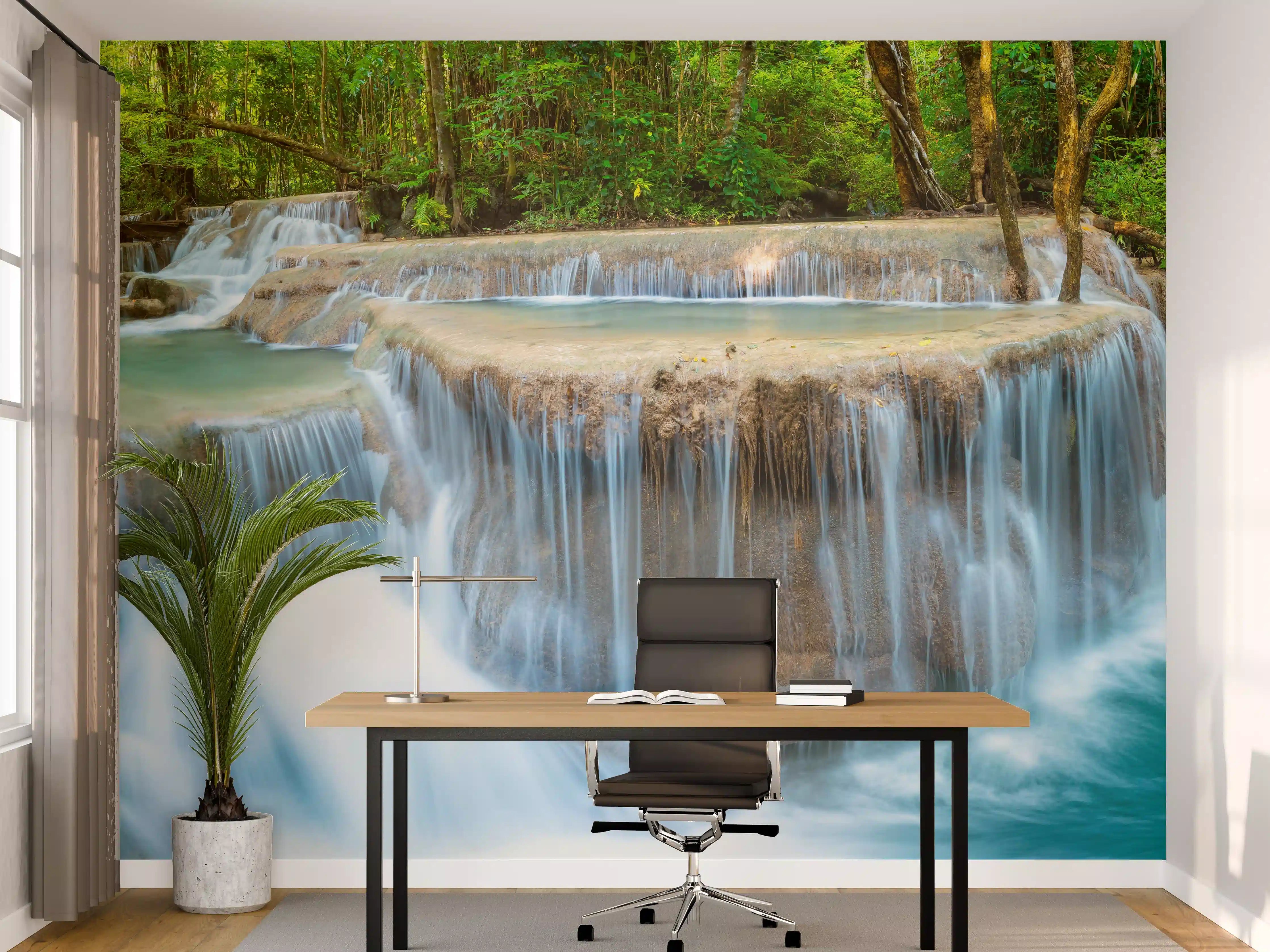 Büro Wandgestaltung - Wasserfall im Wald von Thailand