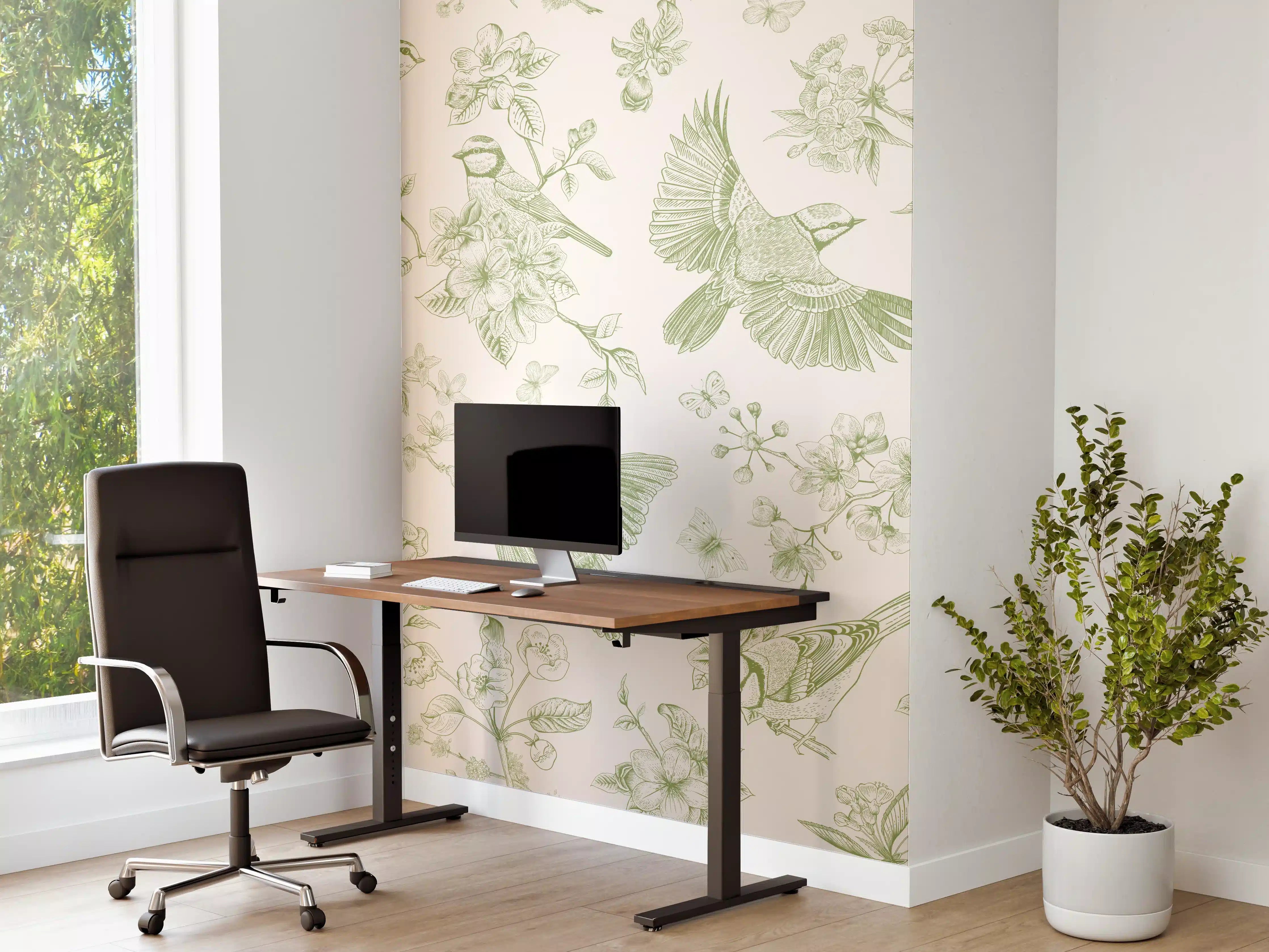 Büro Wandgestaltung - Zarte Blatt- und Vogelmuster in Pastellgrün
