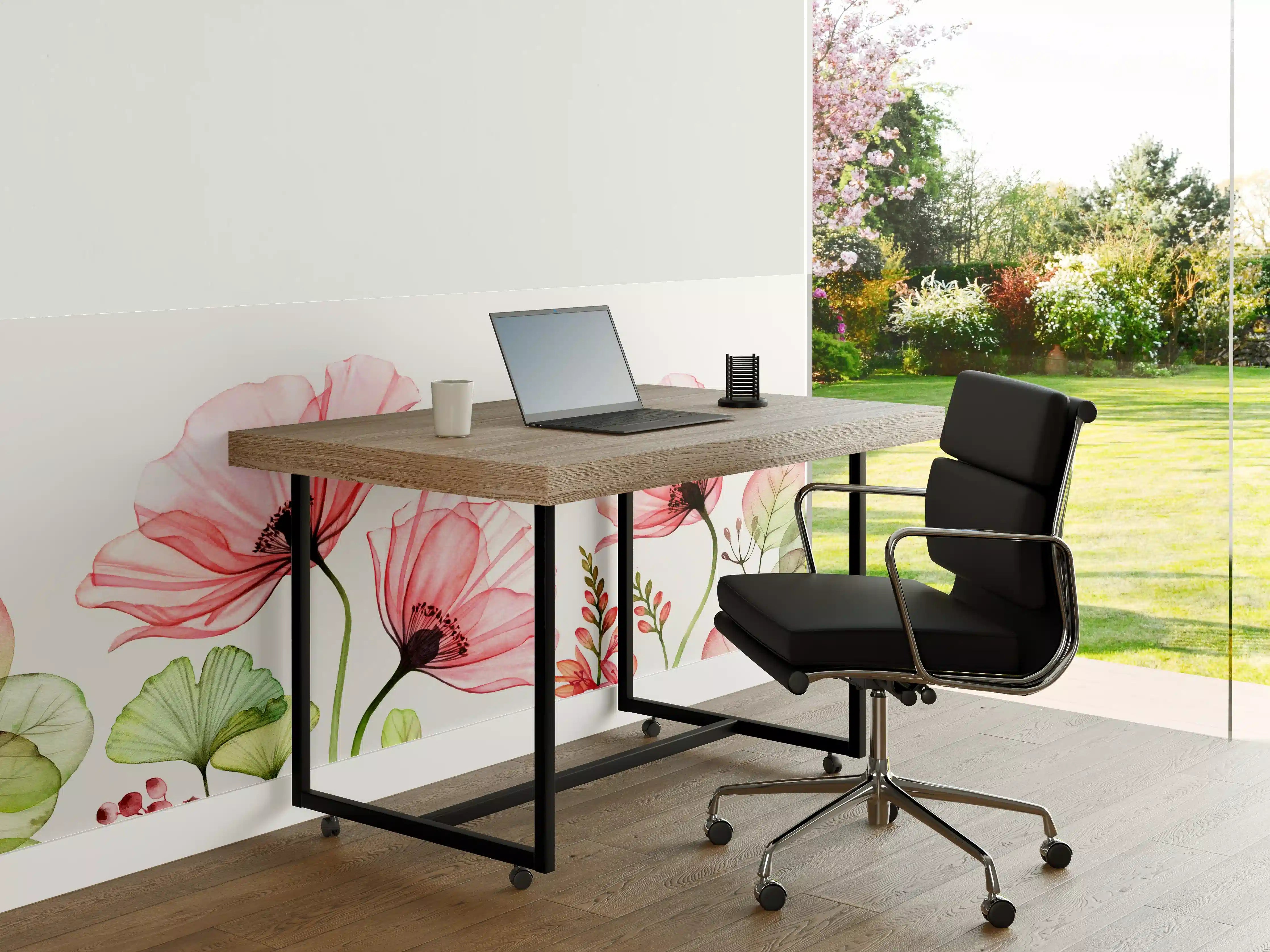 Büro Wandgestaltung - Zarte Wasserfarben-Blumen in Pastellrosa