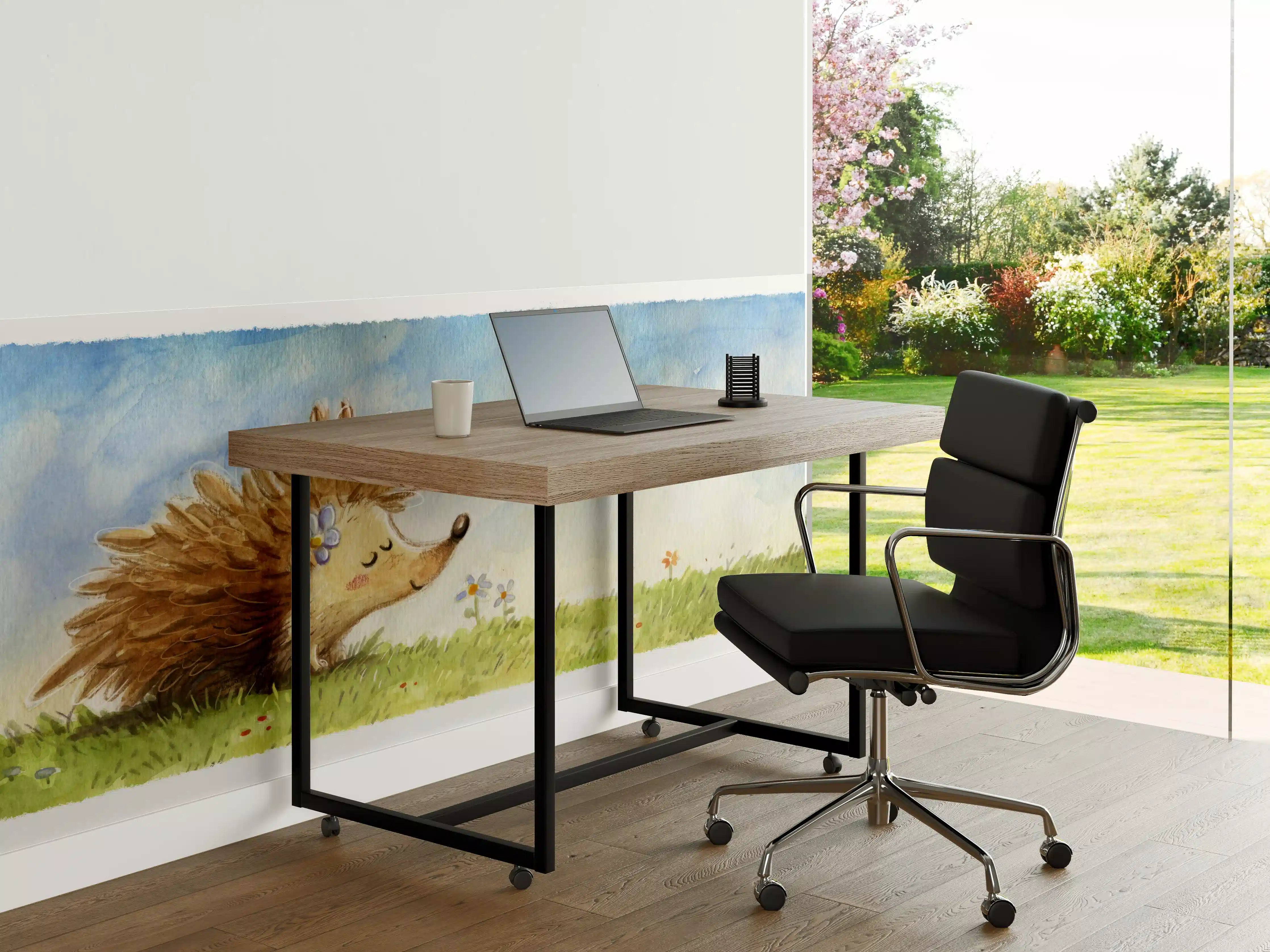 Büro Wandgestaltung - fröhlicher Igel auf einer Wiese