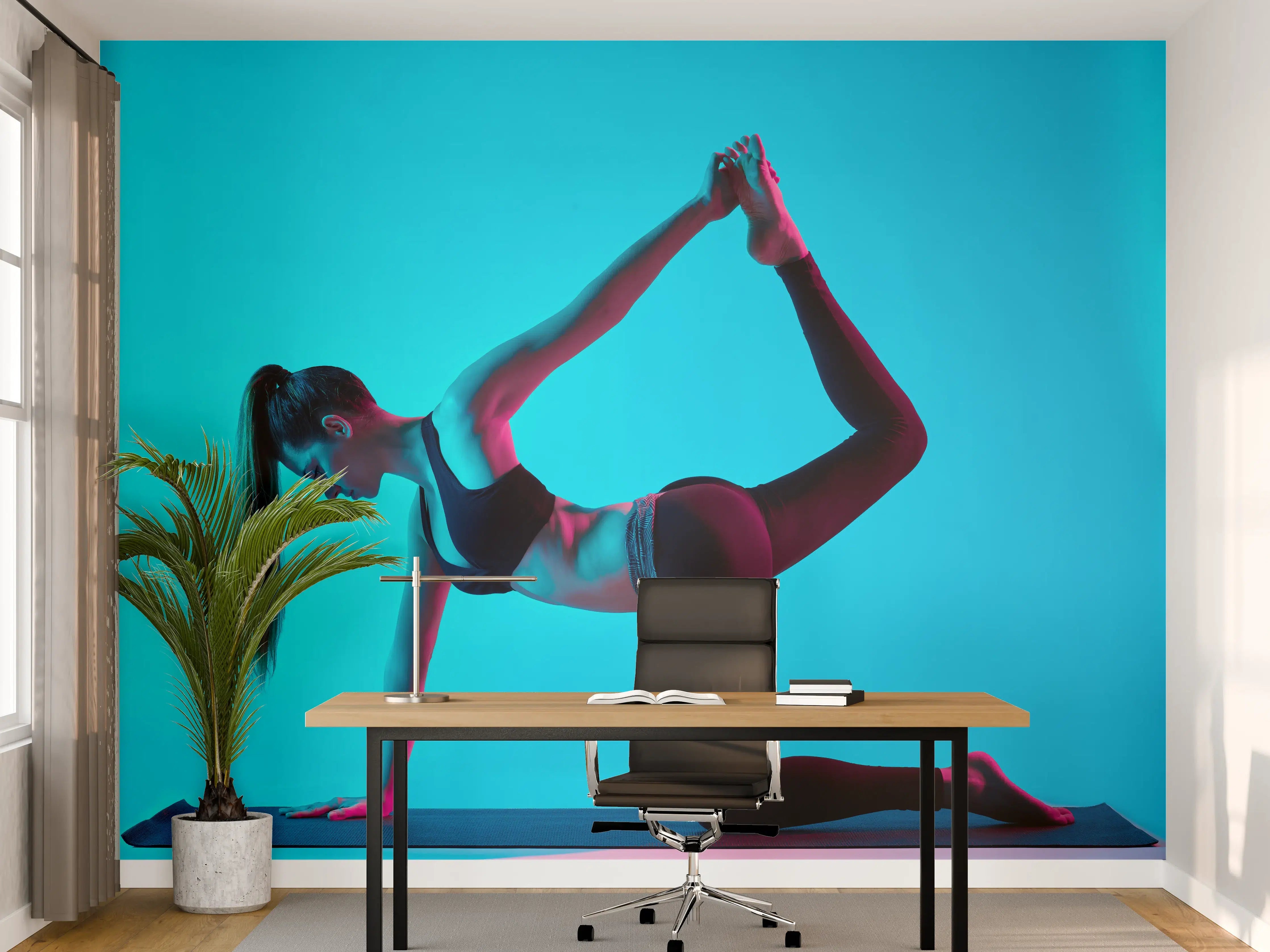 Büro Wandgestaltung - konzentrierte Frau in Yoga-Pose