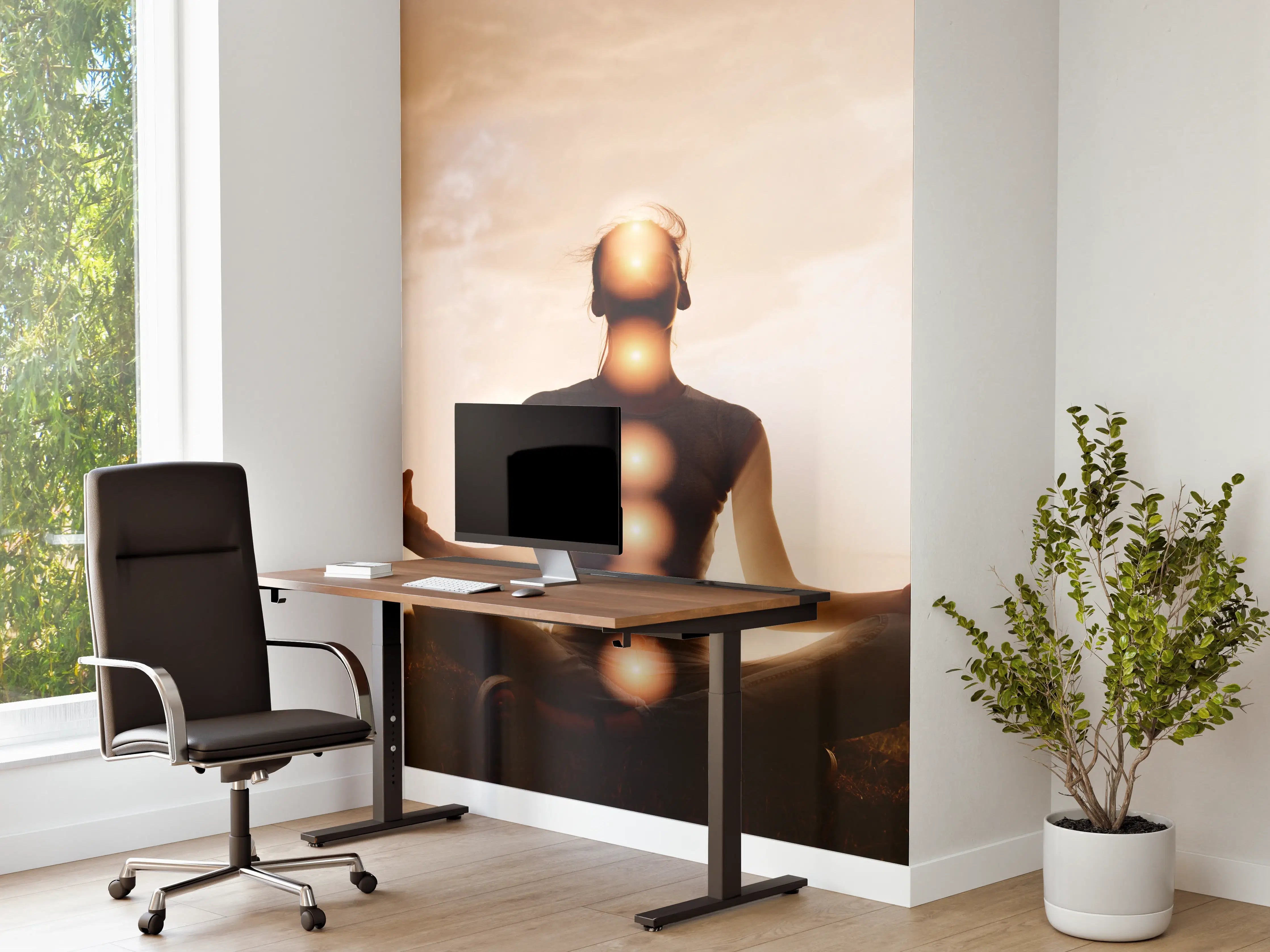 Büro Wandgestaltung - spirituelle Energie einer Frau beim Meditieren