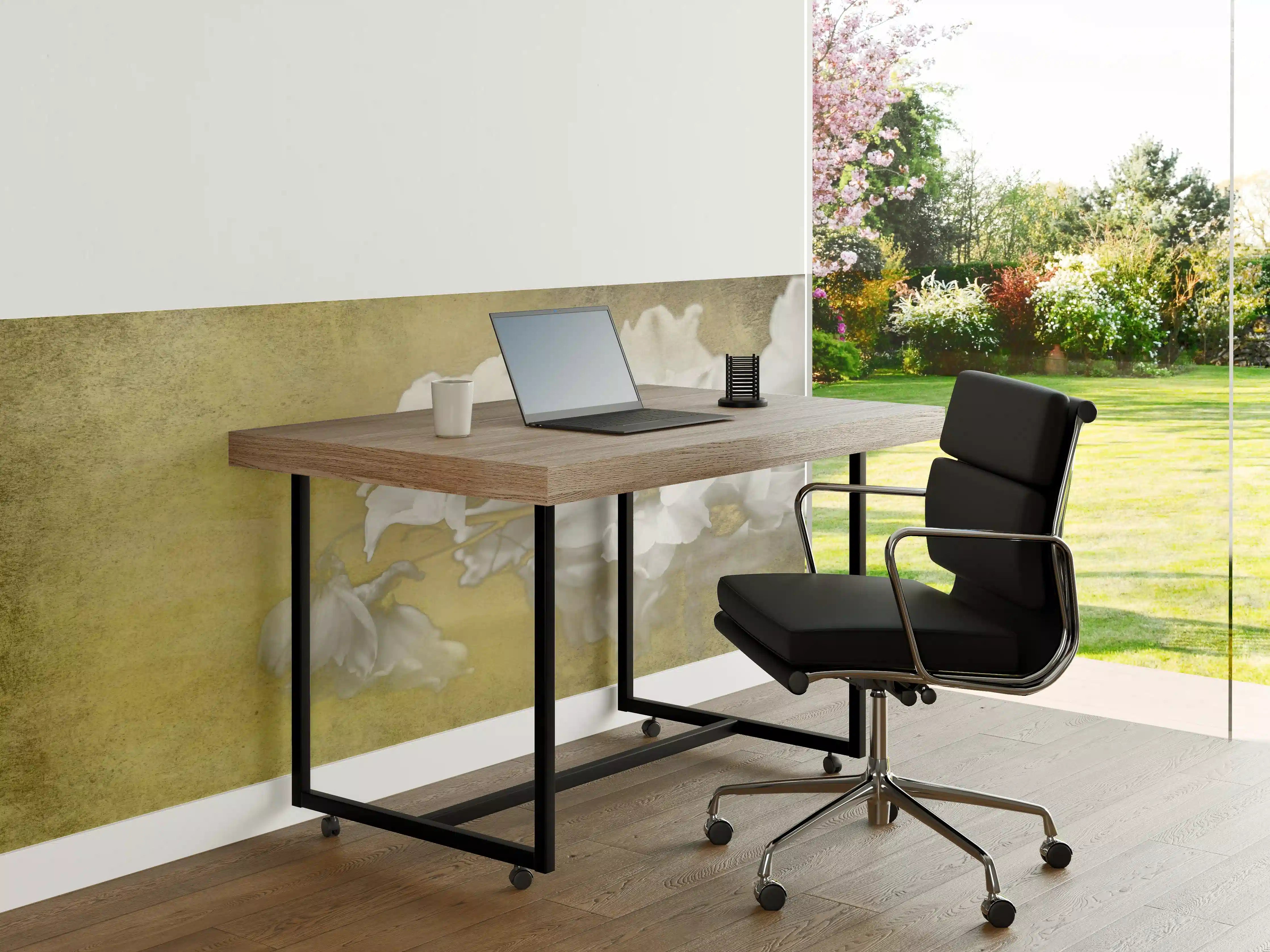 Büro Wandgestaltung - weiße Blumen auf goldenem Hintergrund