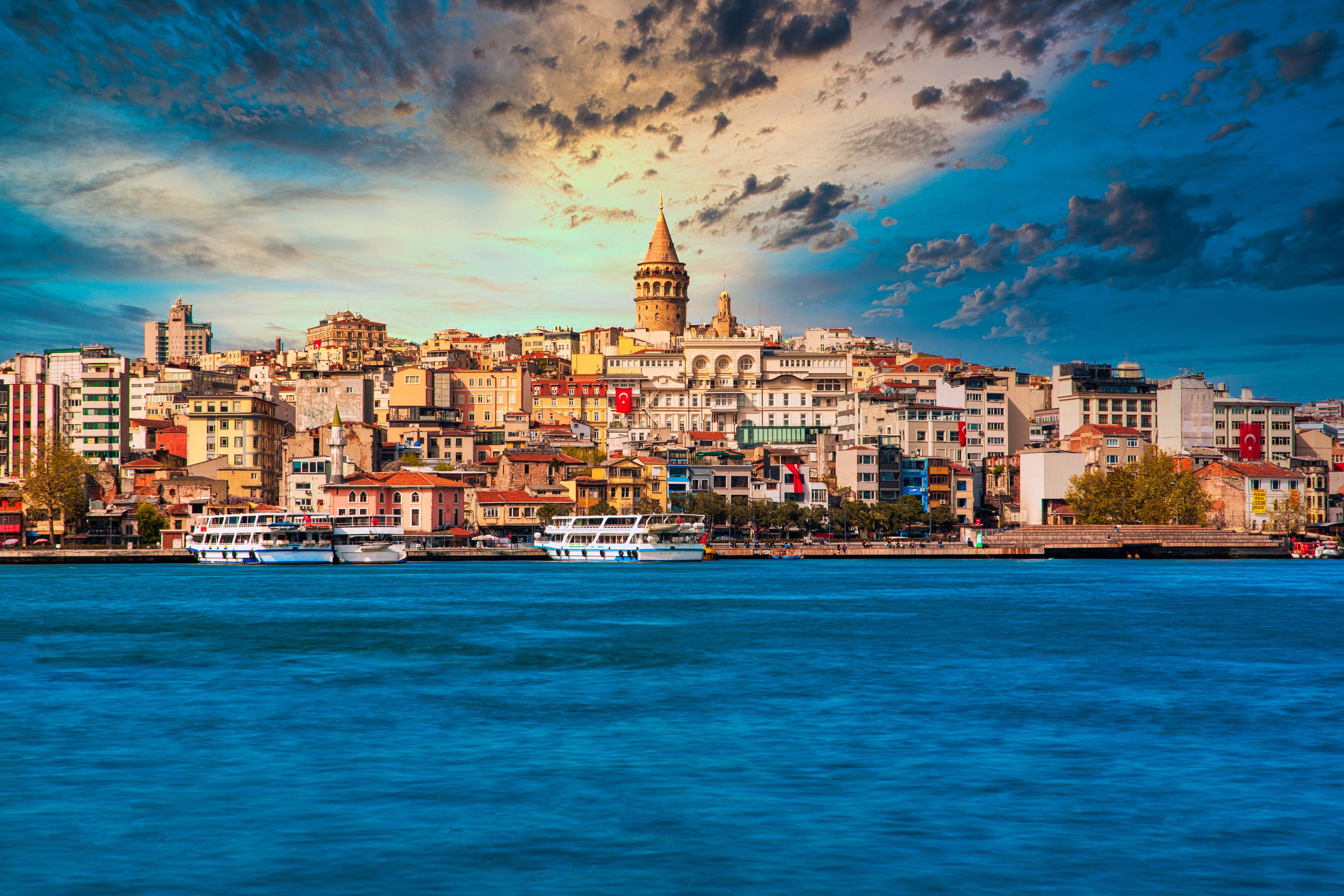 Duschrückwand- Ausblick auf Galata vom Wasser