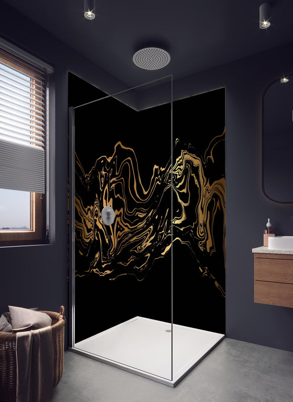 Duschrückwand - Abstrakte goldene Marmortextur mit Wellenlinien in hellem Badezimmer mit Regenduschkopf  - zweiteilige Eck-Duschrückwand